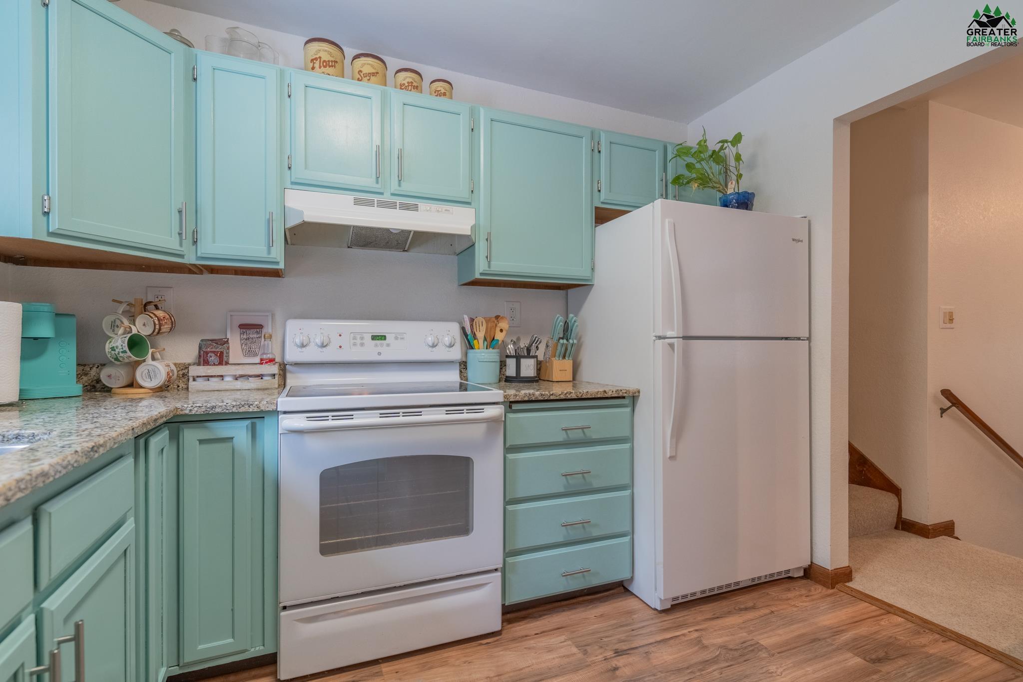 3361 FERNWOOD AVENUE