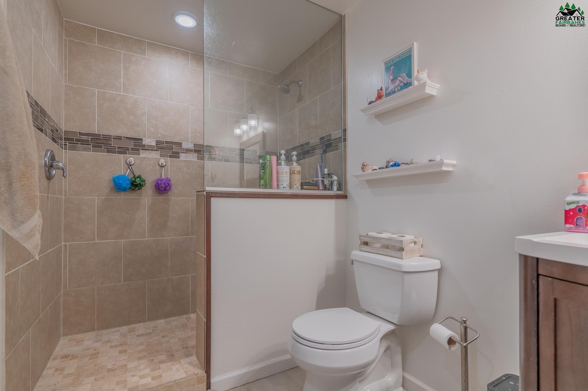 3361 FERNWOOD AVENUE