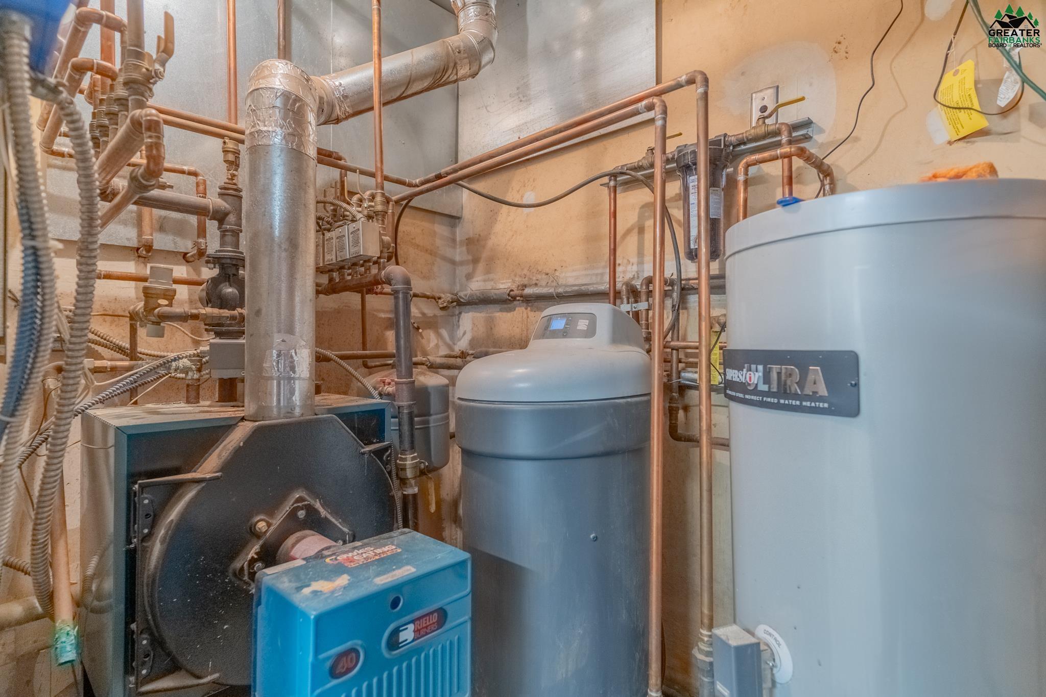 3361 FERNWOOD AVENUE