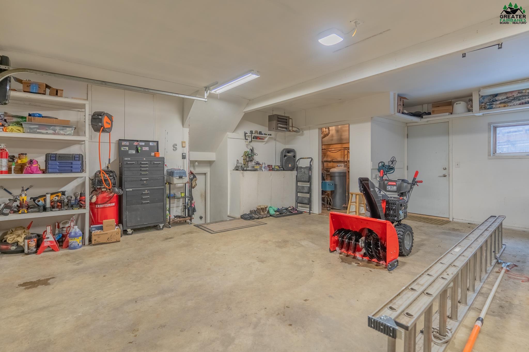 3361 FERNWOOD AVENUE