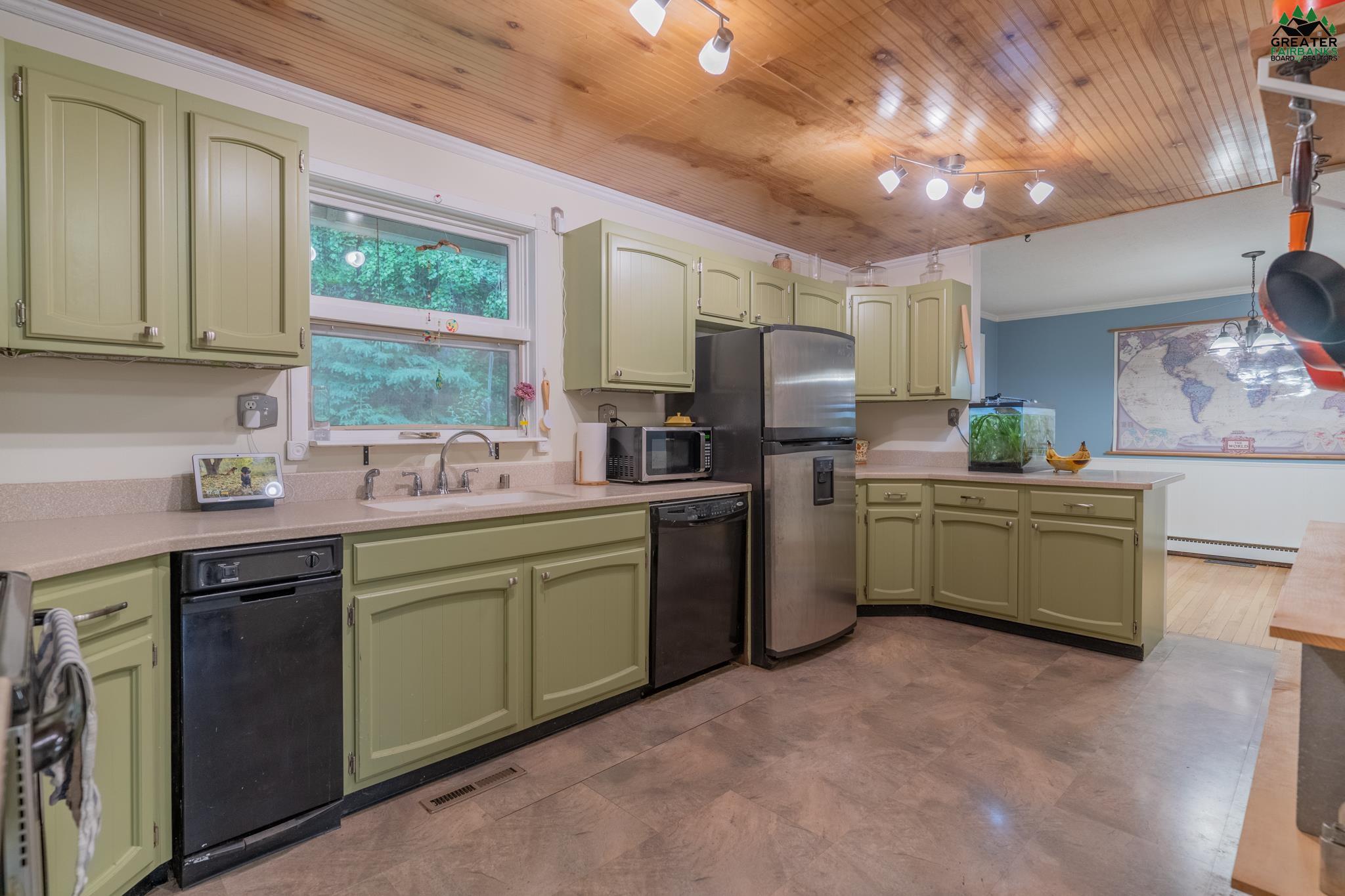 1089 VIOLET DRIVE