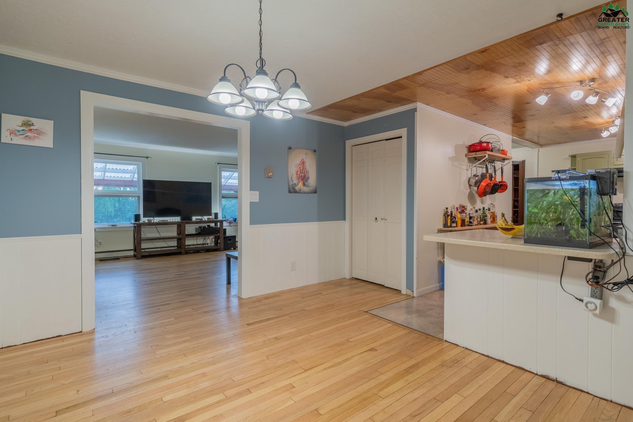 1089 VIOLET DRIVE