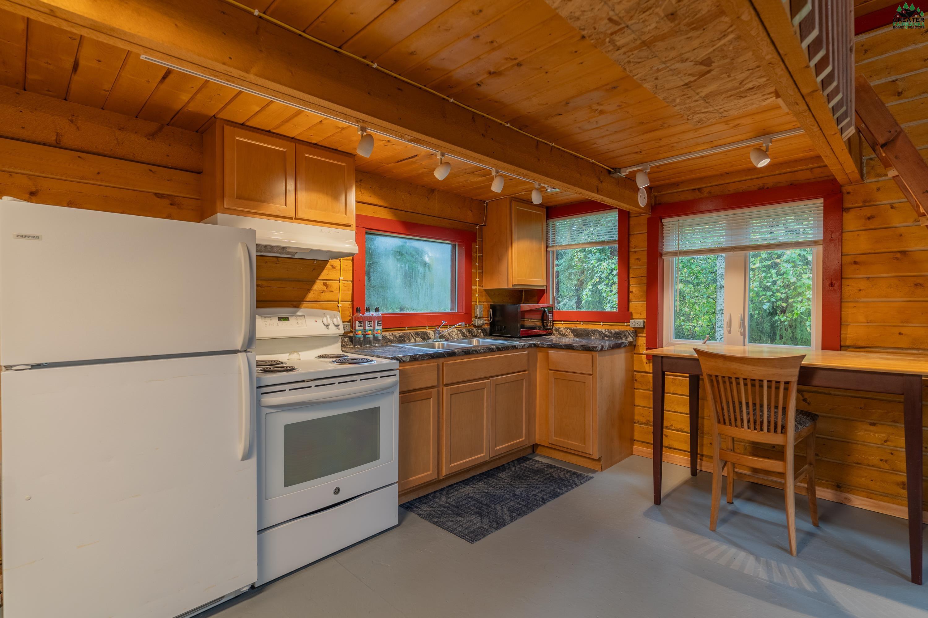 2231 SUNSHINE AVENUE