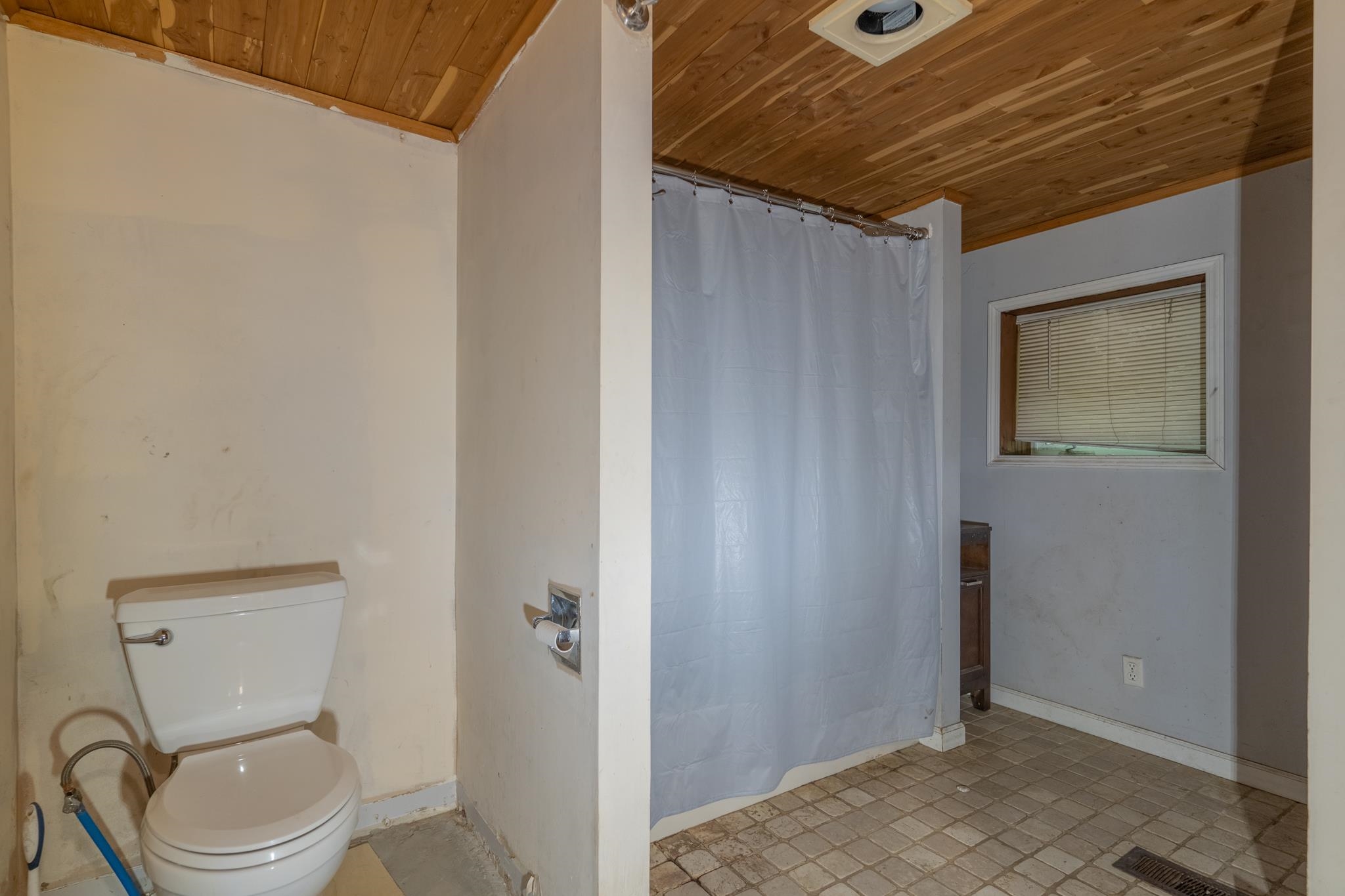 858 CRAZY HORSE WAY