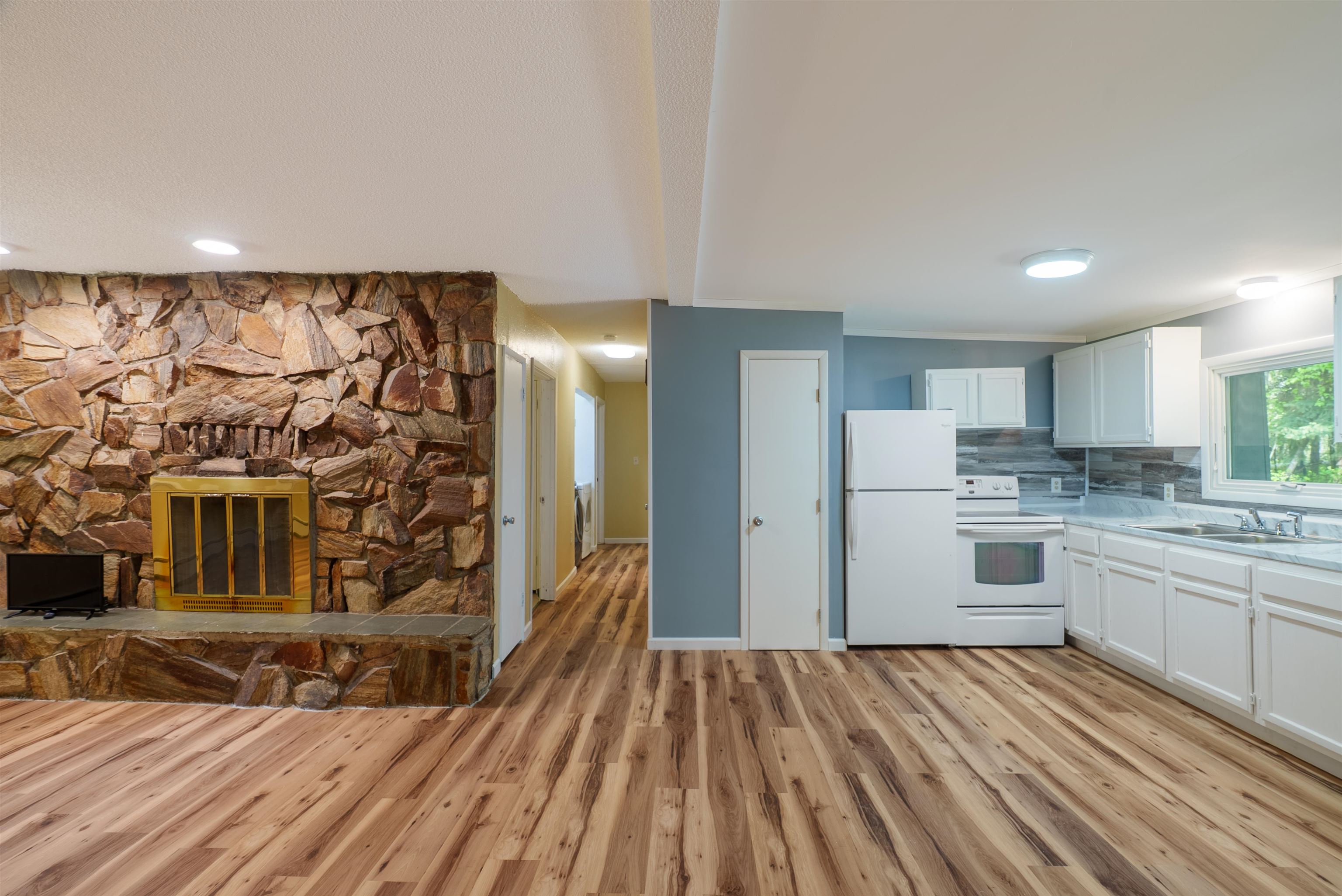 544 SANDPIPER DRIVE