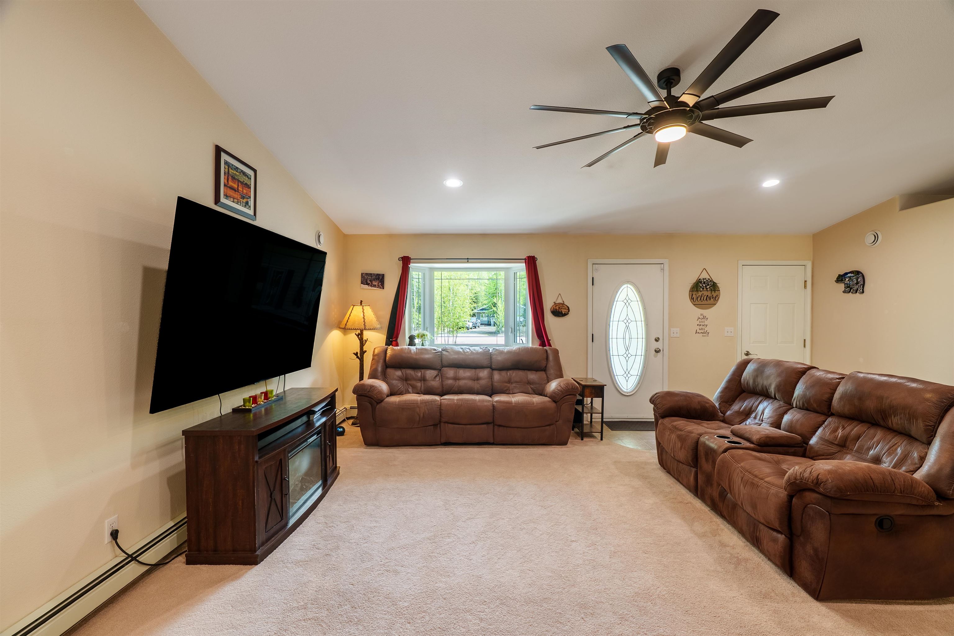 2336 MOONLIGHT DRIVE