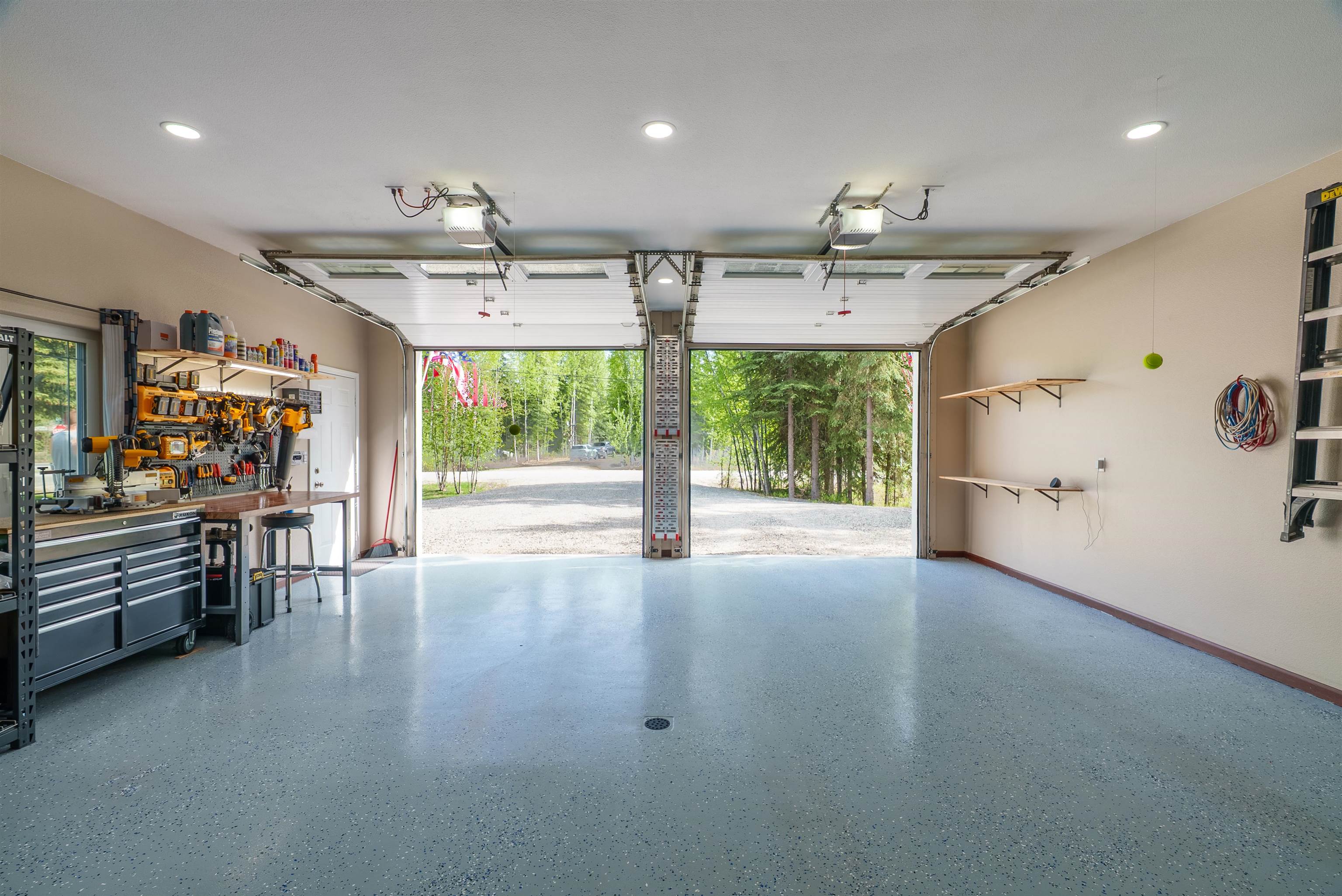 2336 MOONLIGHT DRIVE