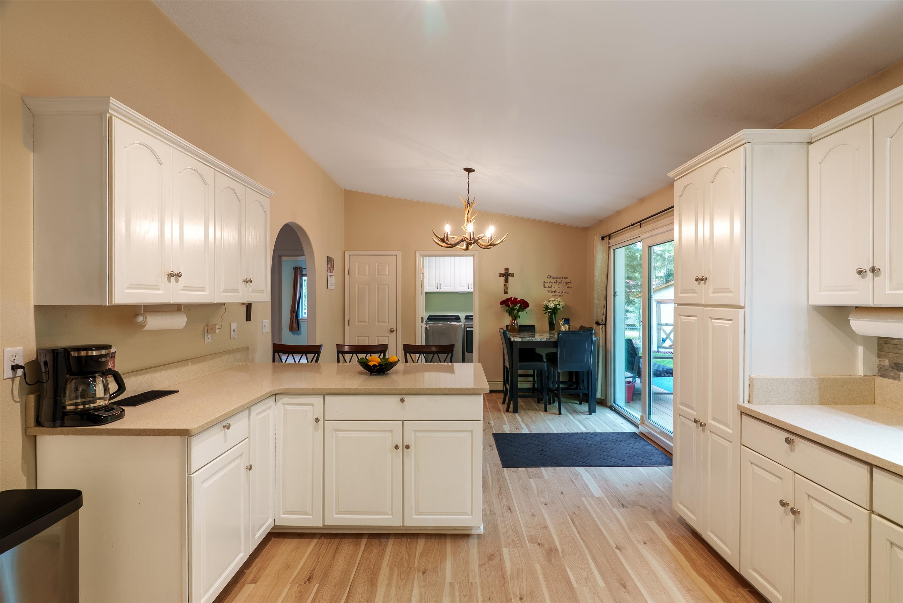 2336 MOONLIGHT DRIVE