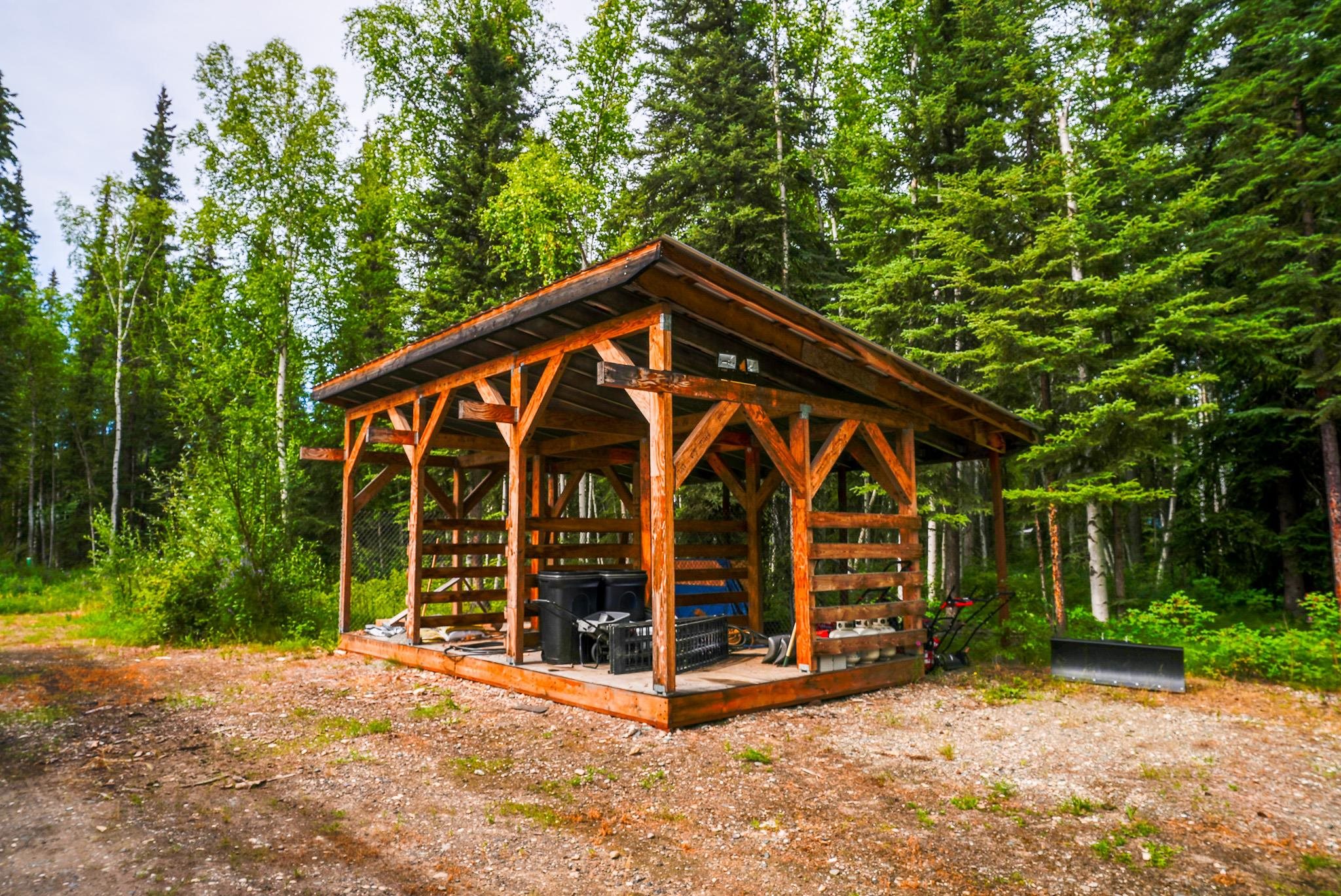 1433 SECLUDED DRIVE