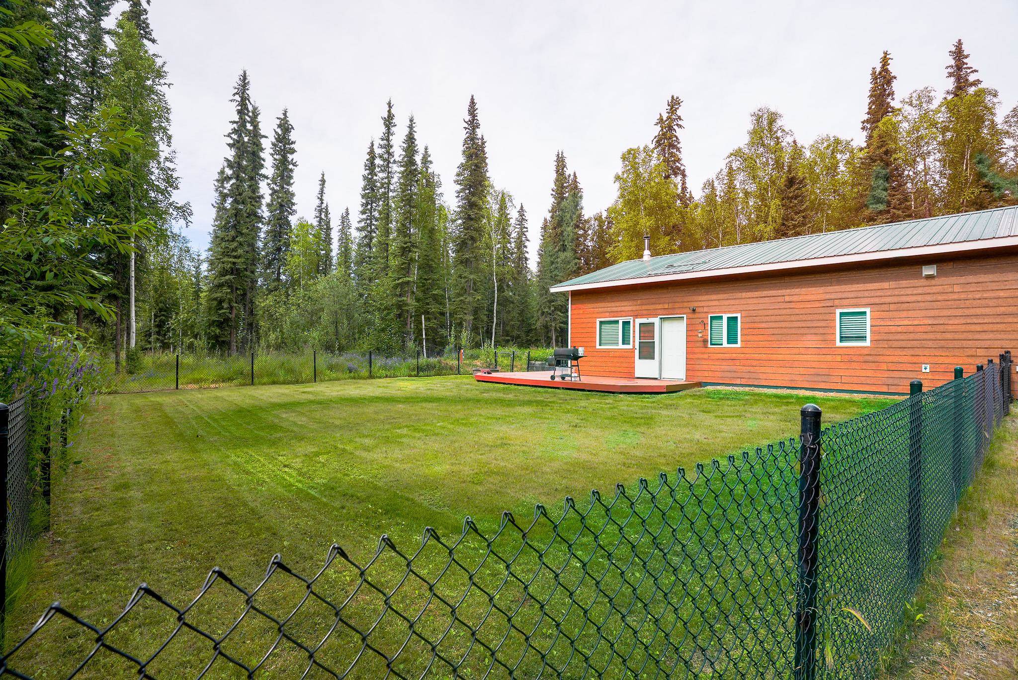 1433 SECLUDED DRIVE