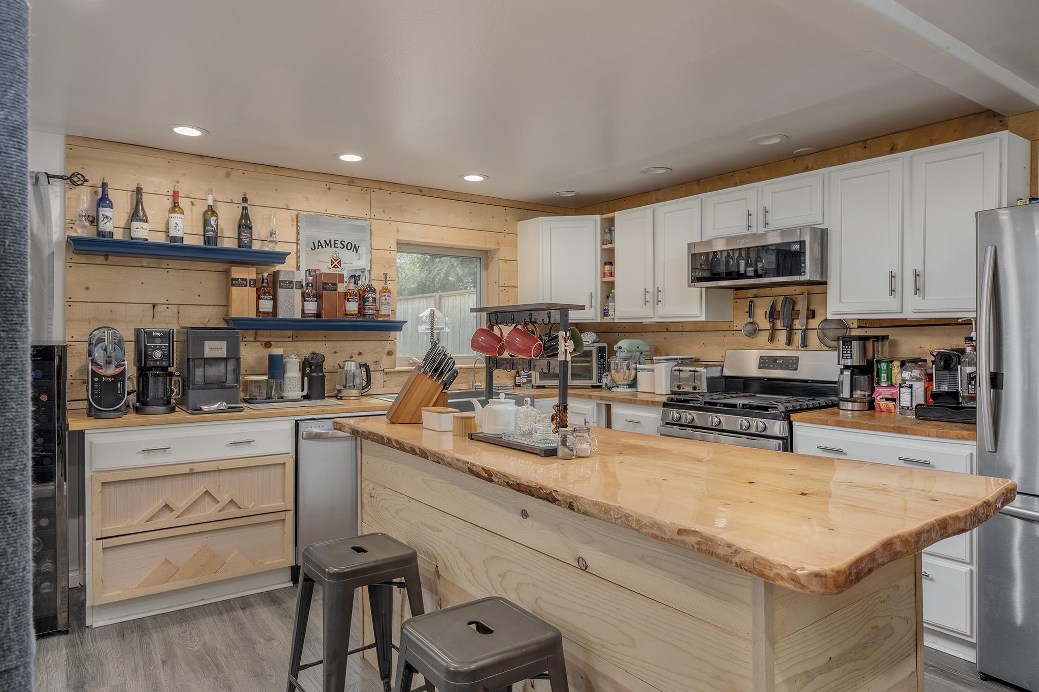 1920 PERKINS DRIVE