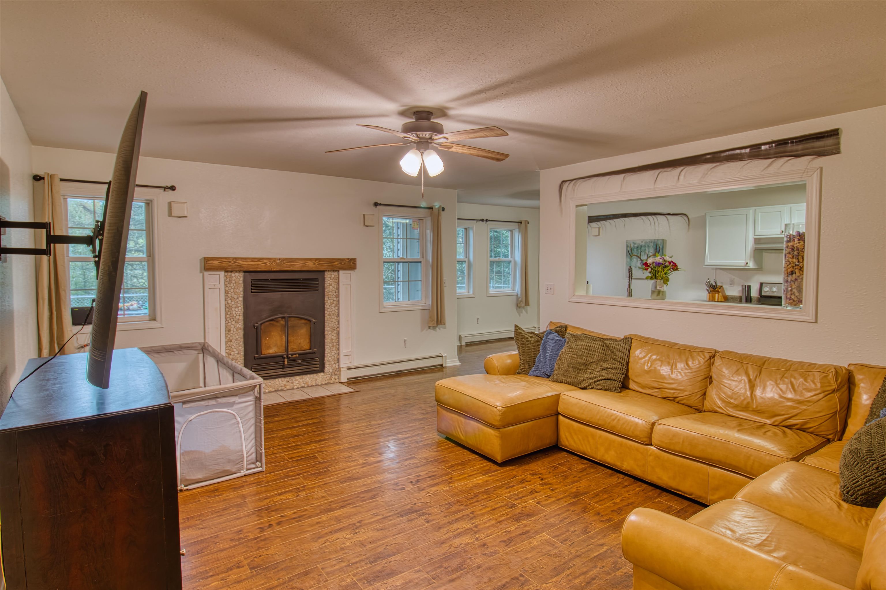 1185 CLOVERLEAF DRIVE