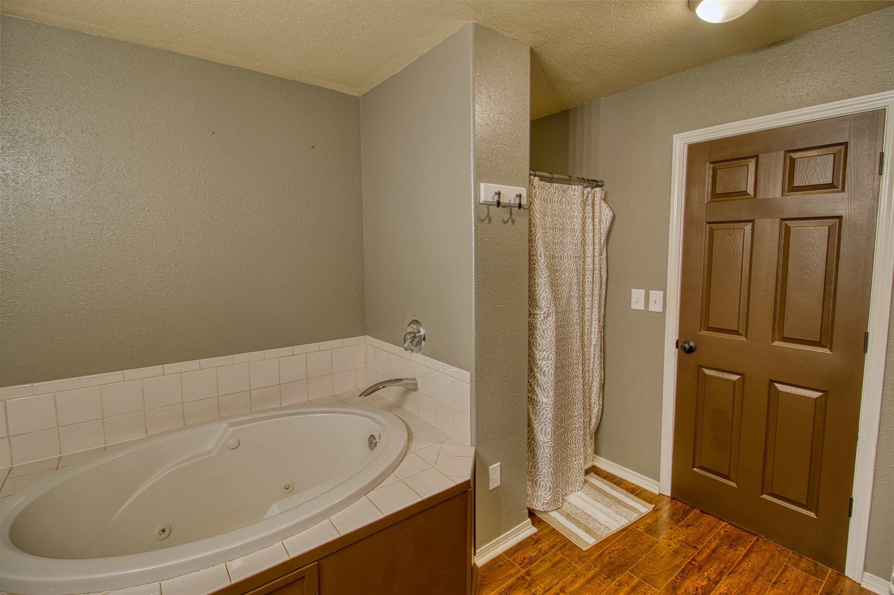 1185 CLOVERLEAF DRIVE