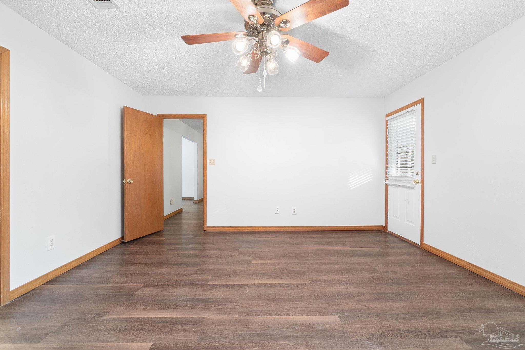 4905 Andrea Ln