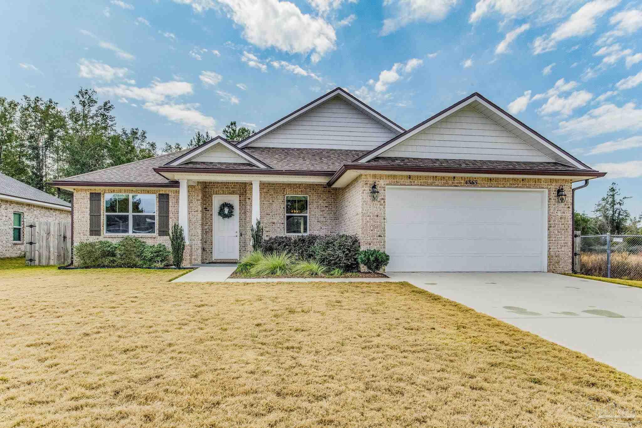 4865 Red Oak Dr