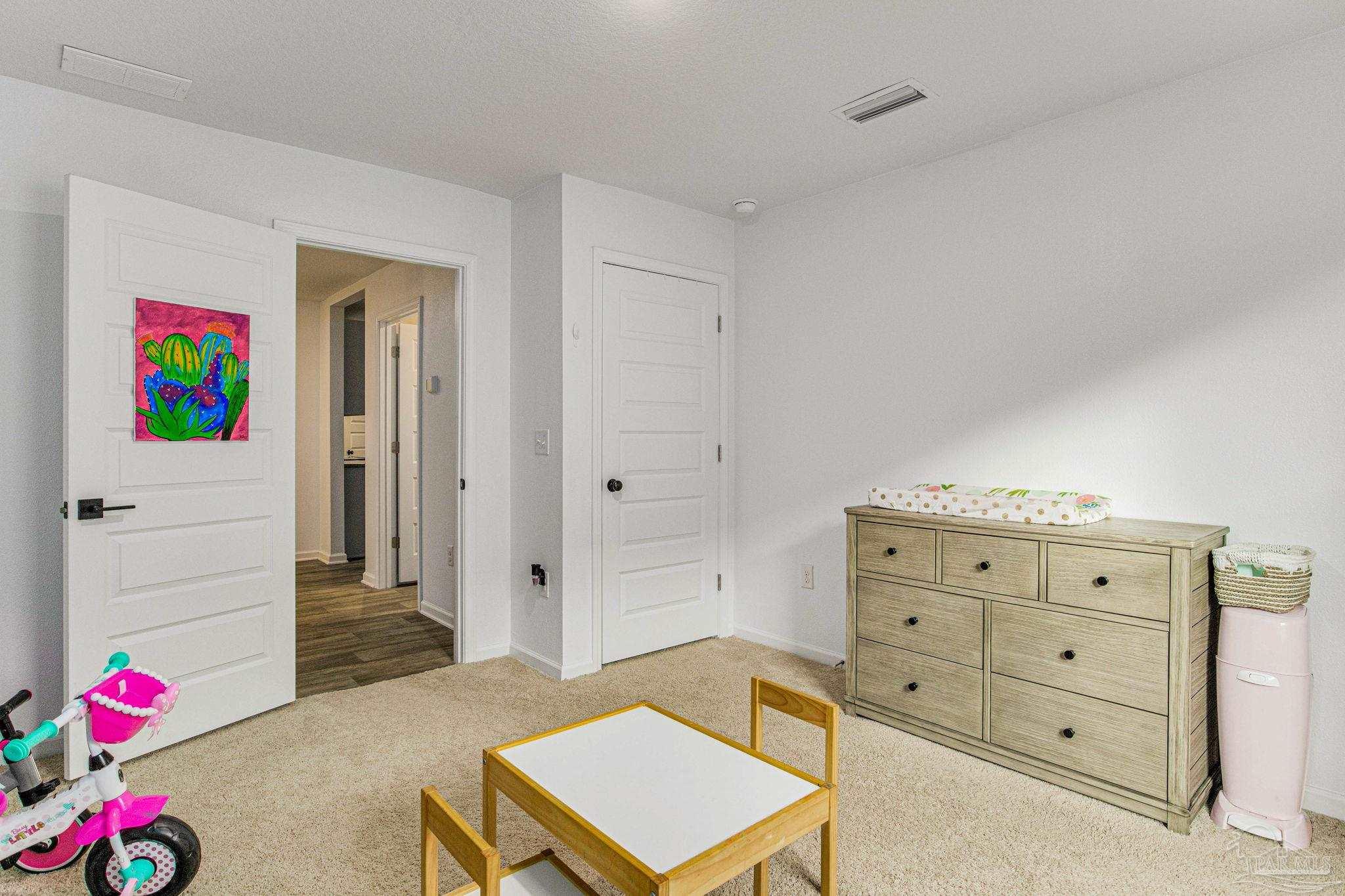 5673 Guinevere Ln