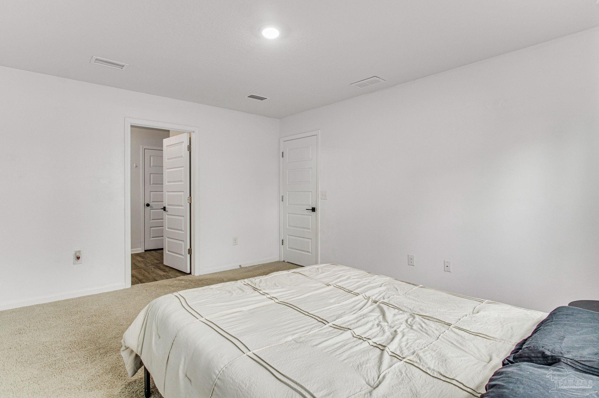5673 Guinevere Ln