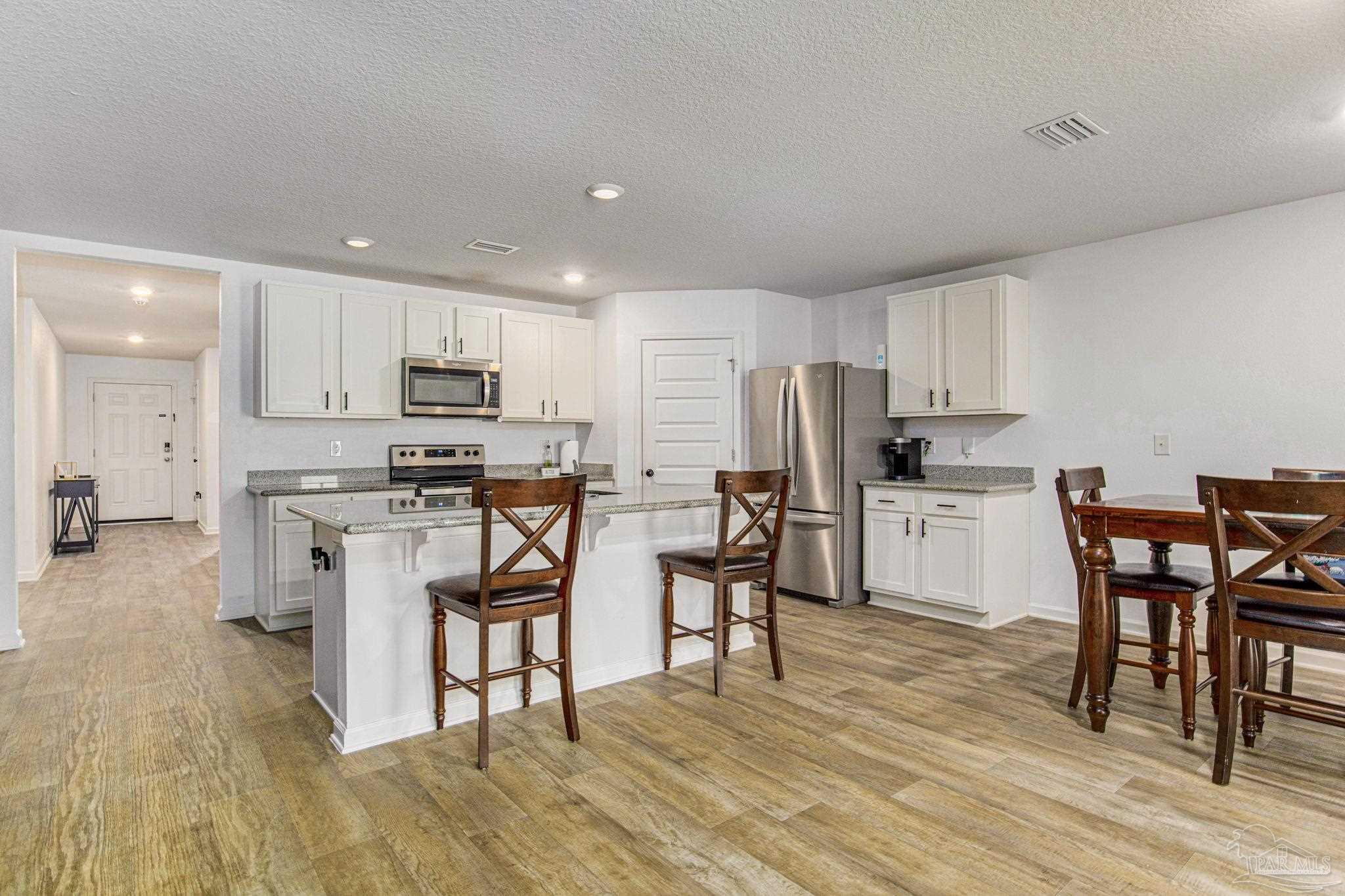 5673 Guinevere Ln