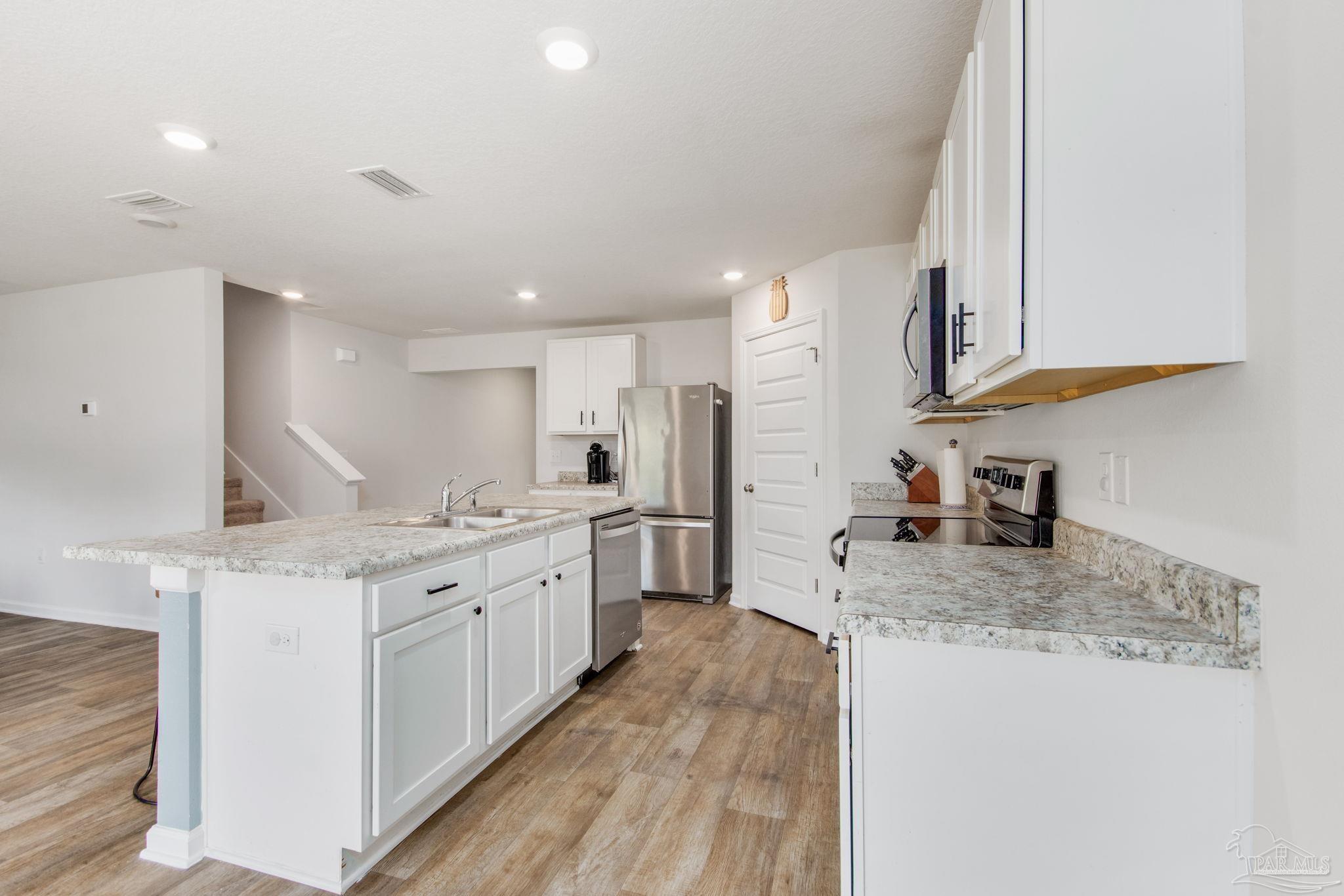 10580 Queens Gate Cir