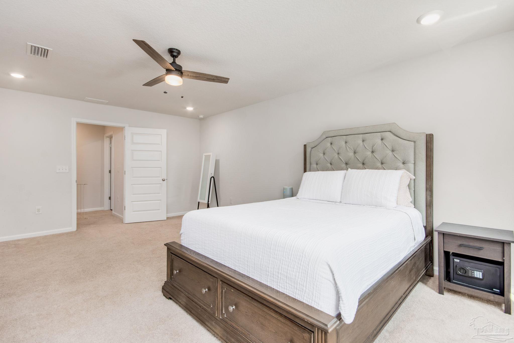 10580 Queens Gate Cir