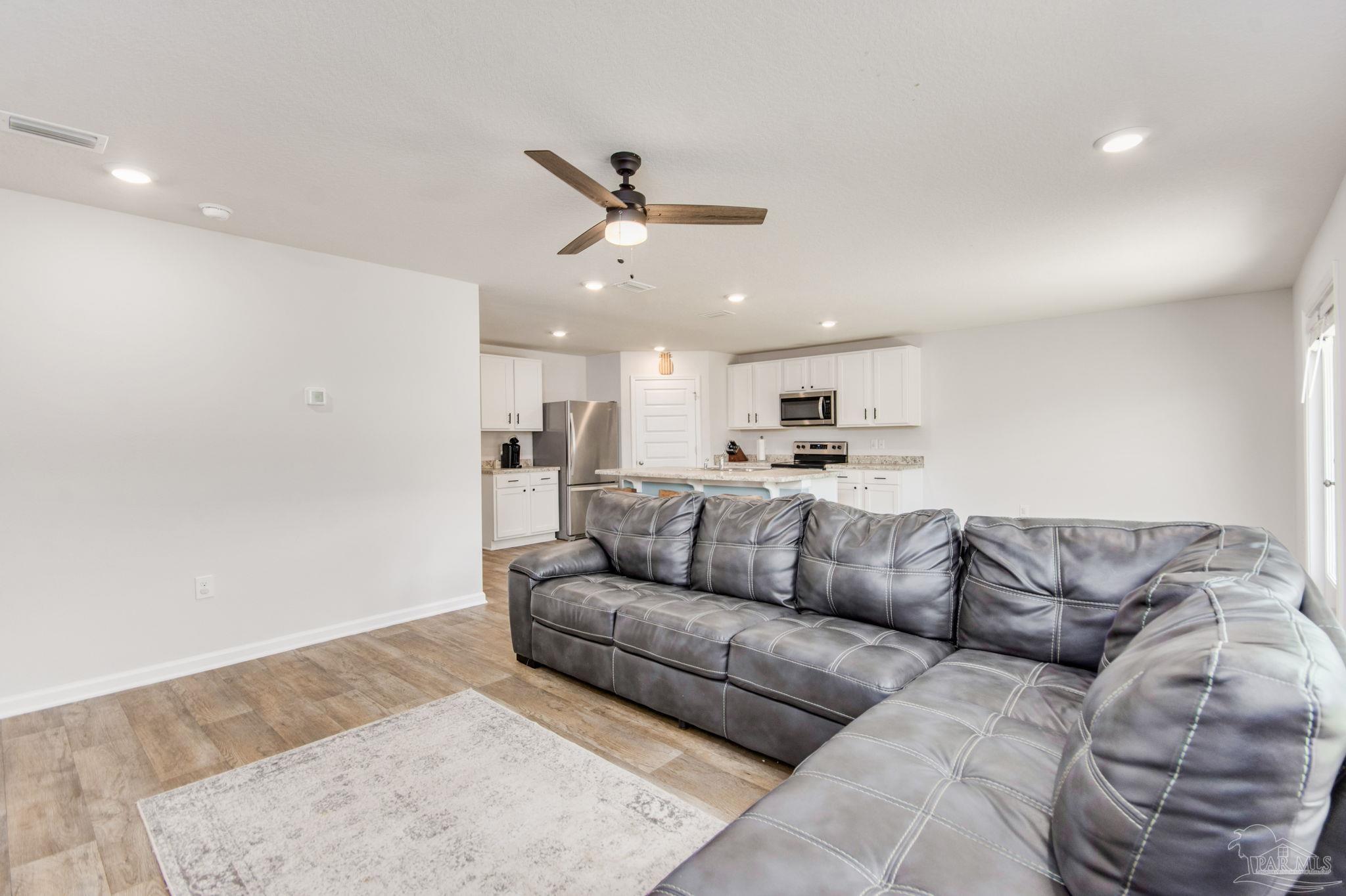 10580 Queens Gate Cir