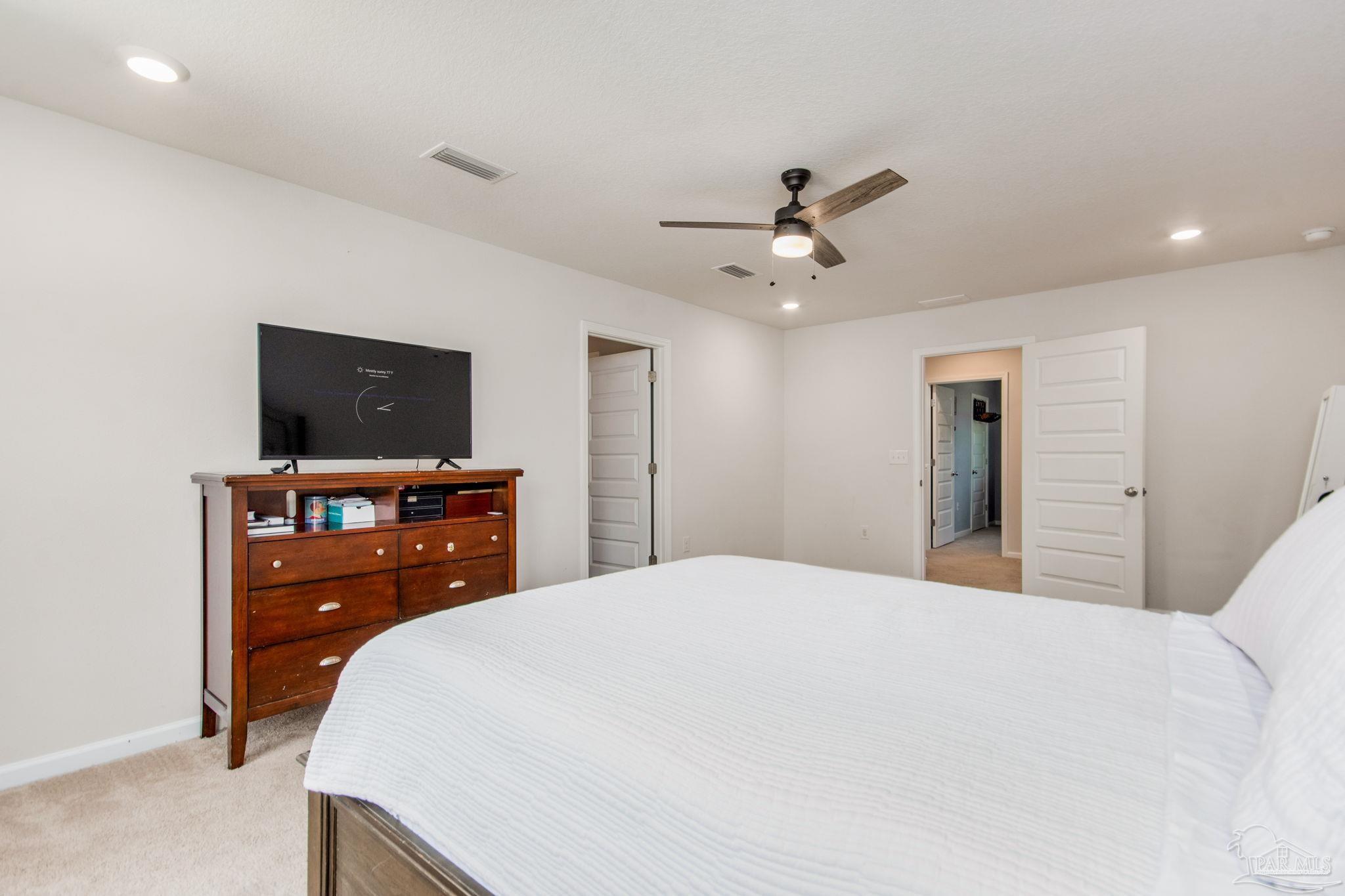 10580 Queens Gate Cir