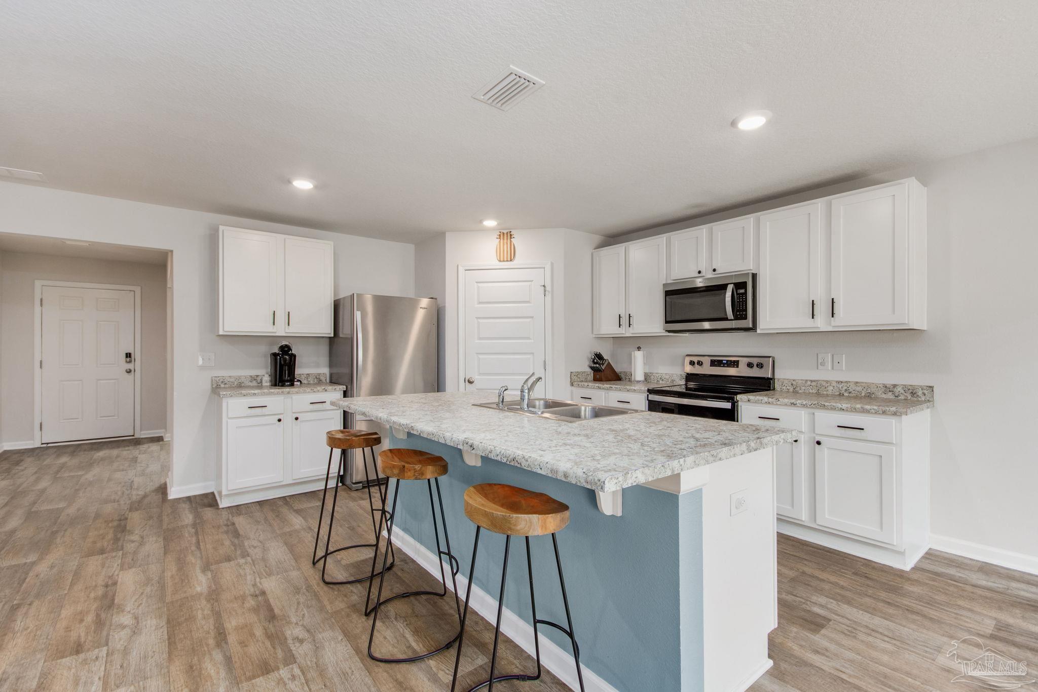 10580 Queens Gate Cir