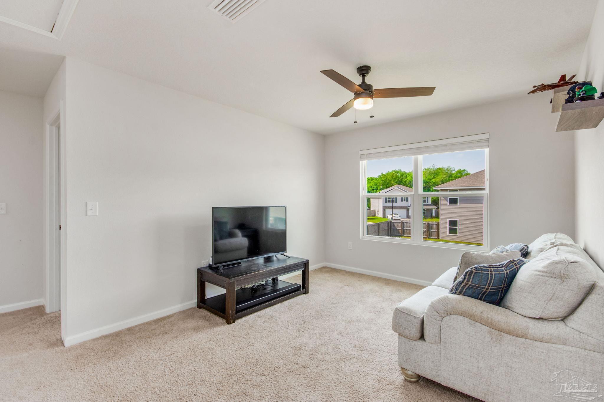 10580 Queens Gate Cir