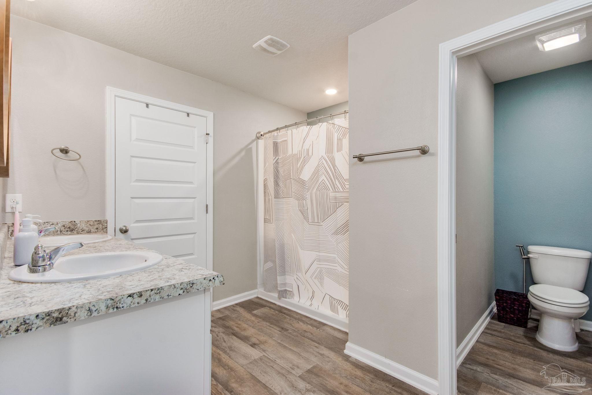 10580 Queens Gate Cir