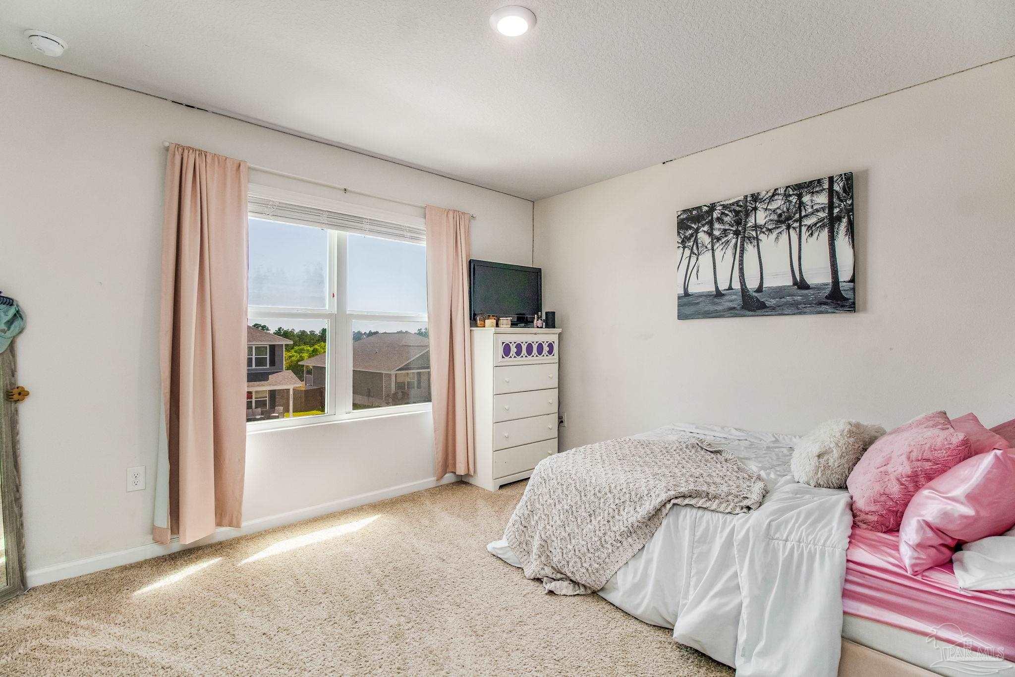 5594 Guinevere Ln