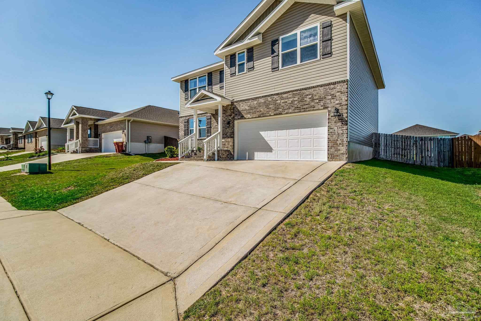 5594 Guinevere Ln