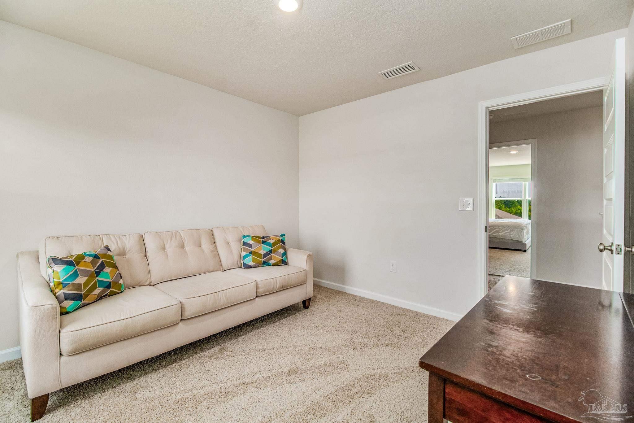 5594 Guinevere Ln