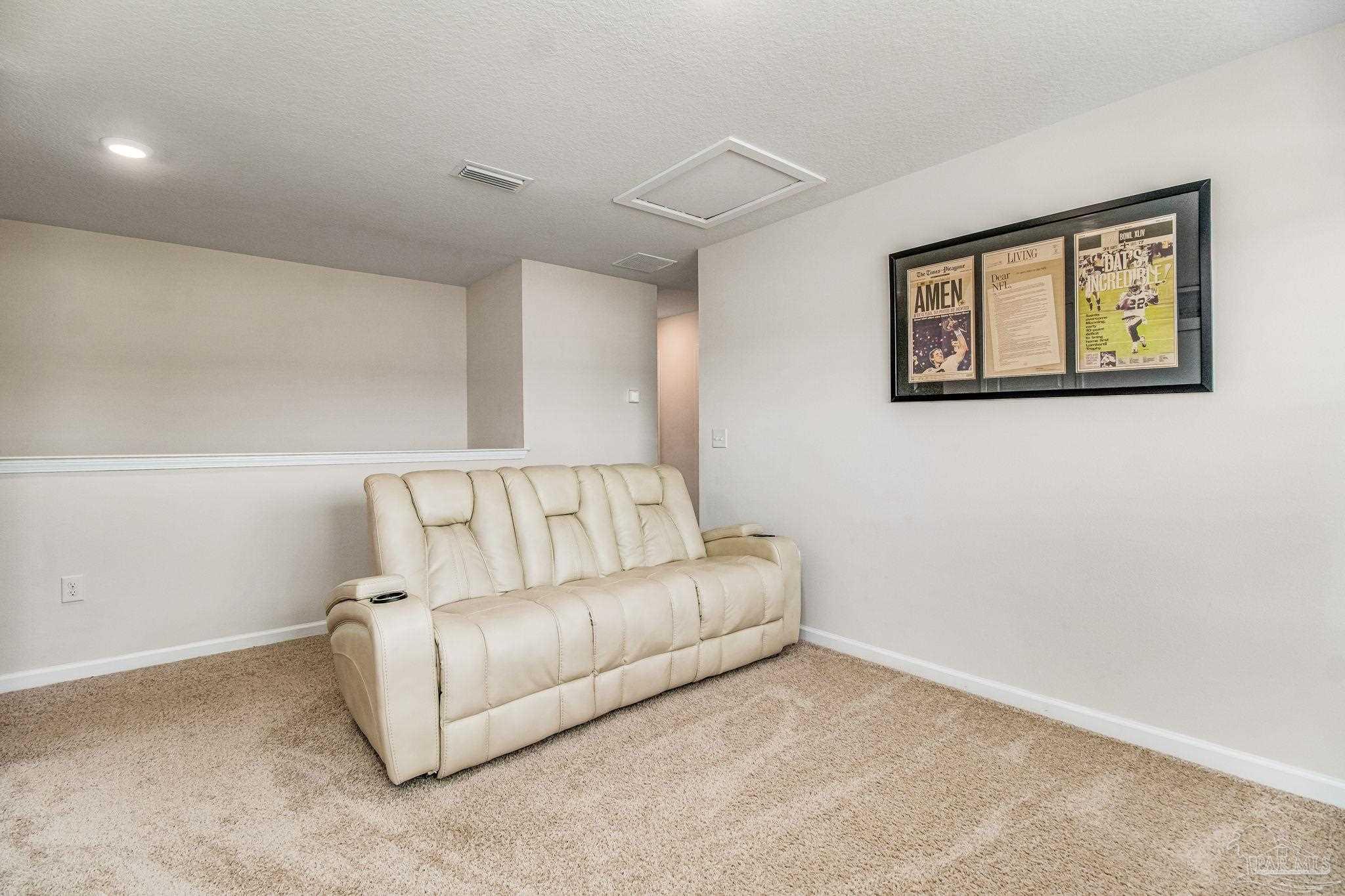 5594 Guinevere Ln