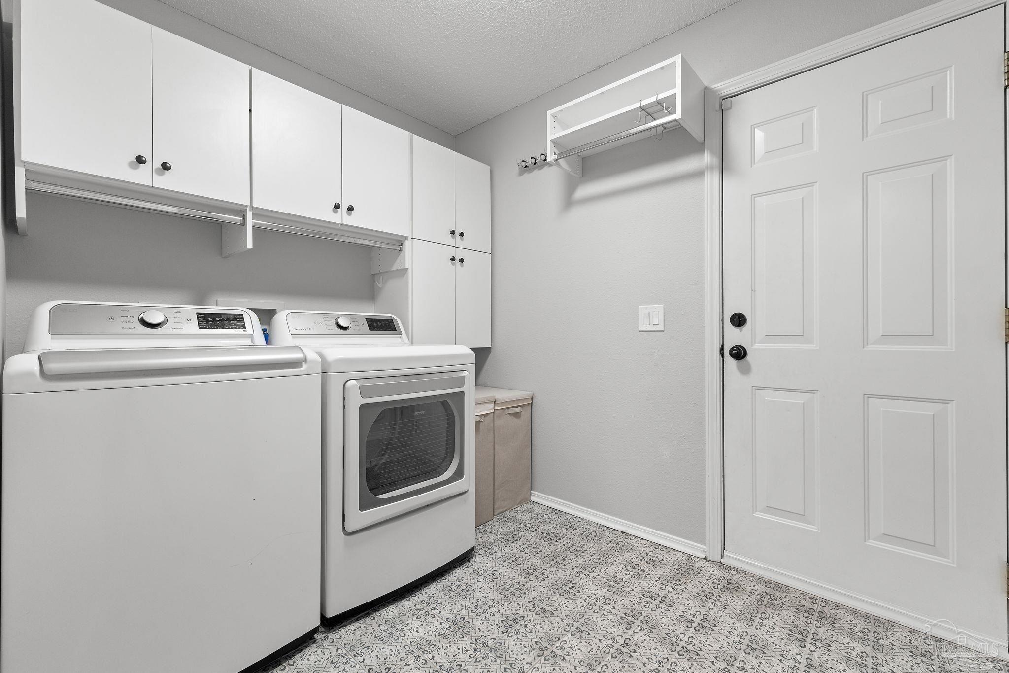 1400 Cacao Ln
