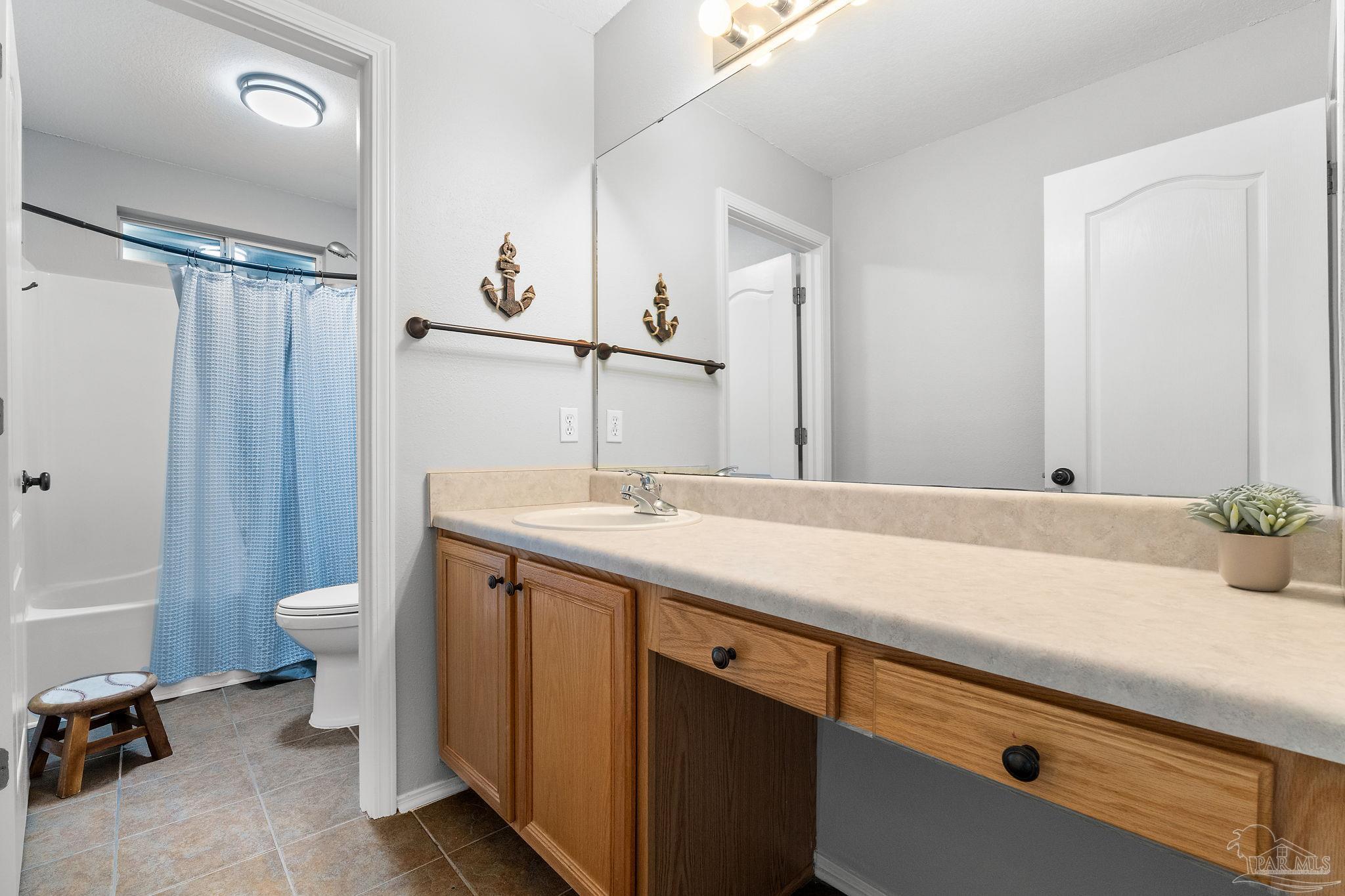 1400 Cacao Ln