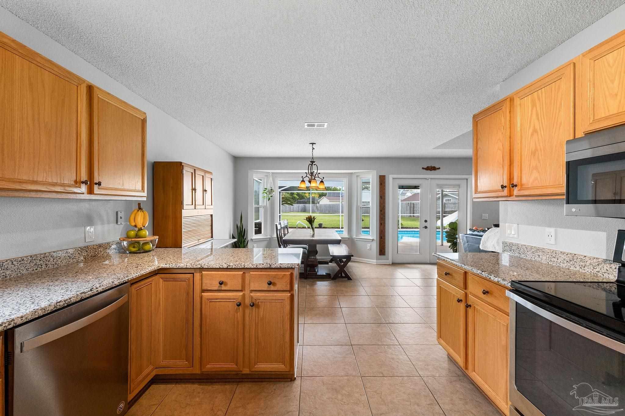 1400 Cacao Ln