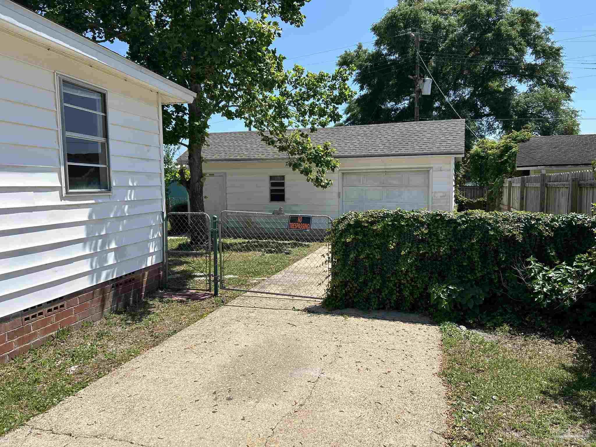 215 Berry Rd