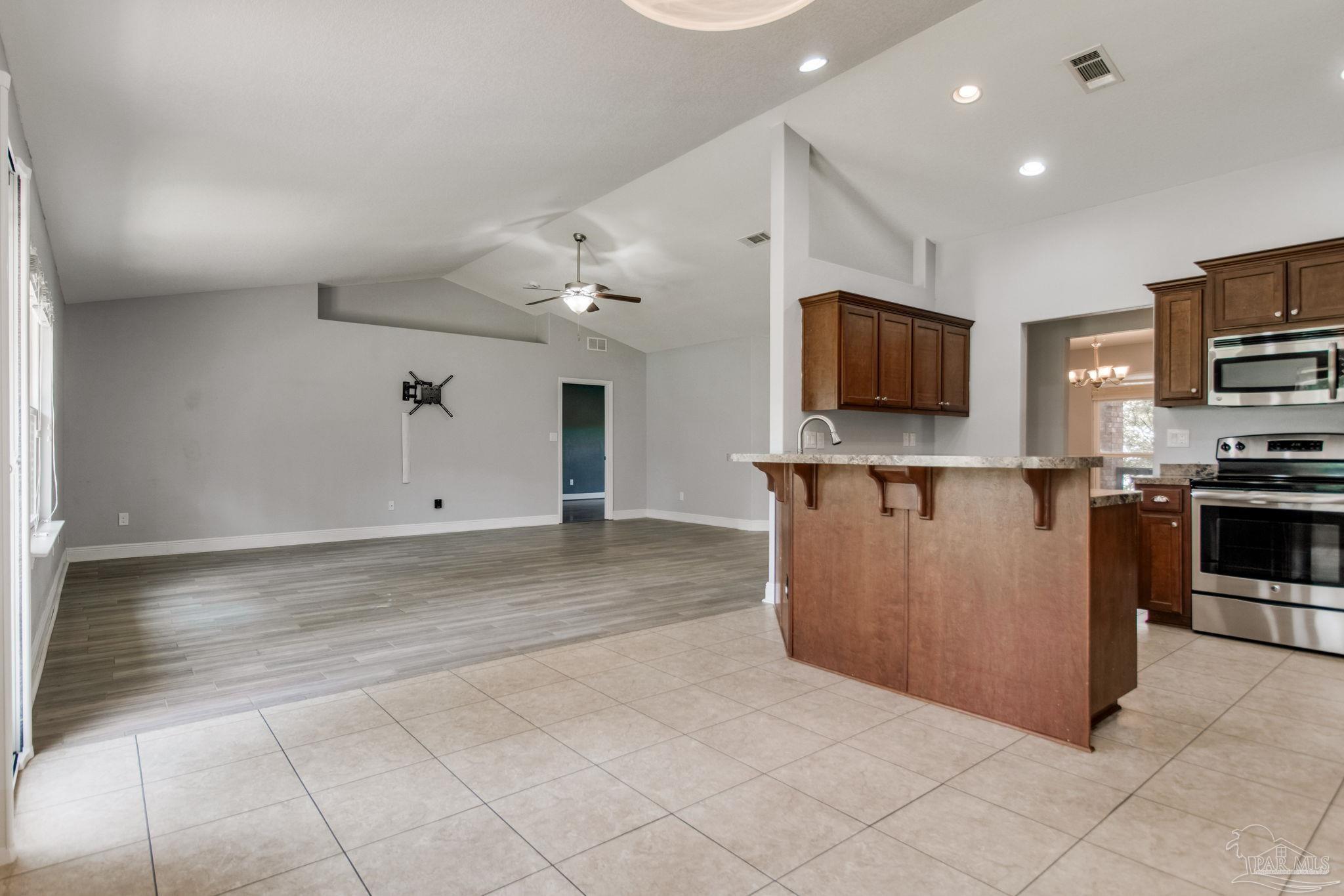 1630 Twin Pines Cir