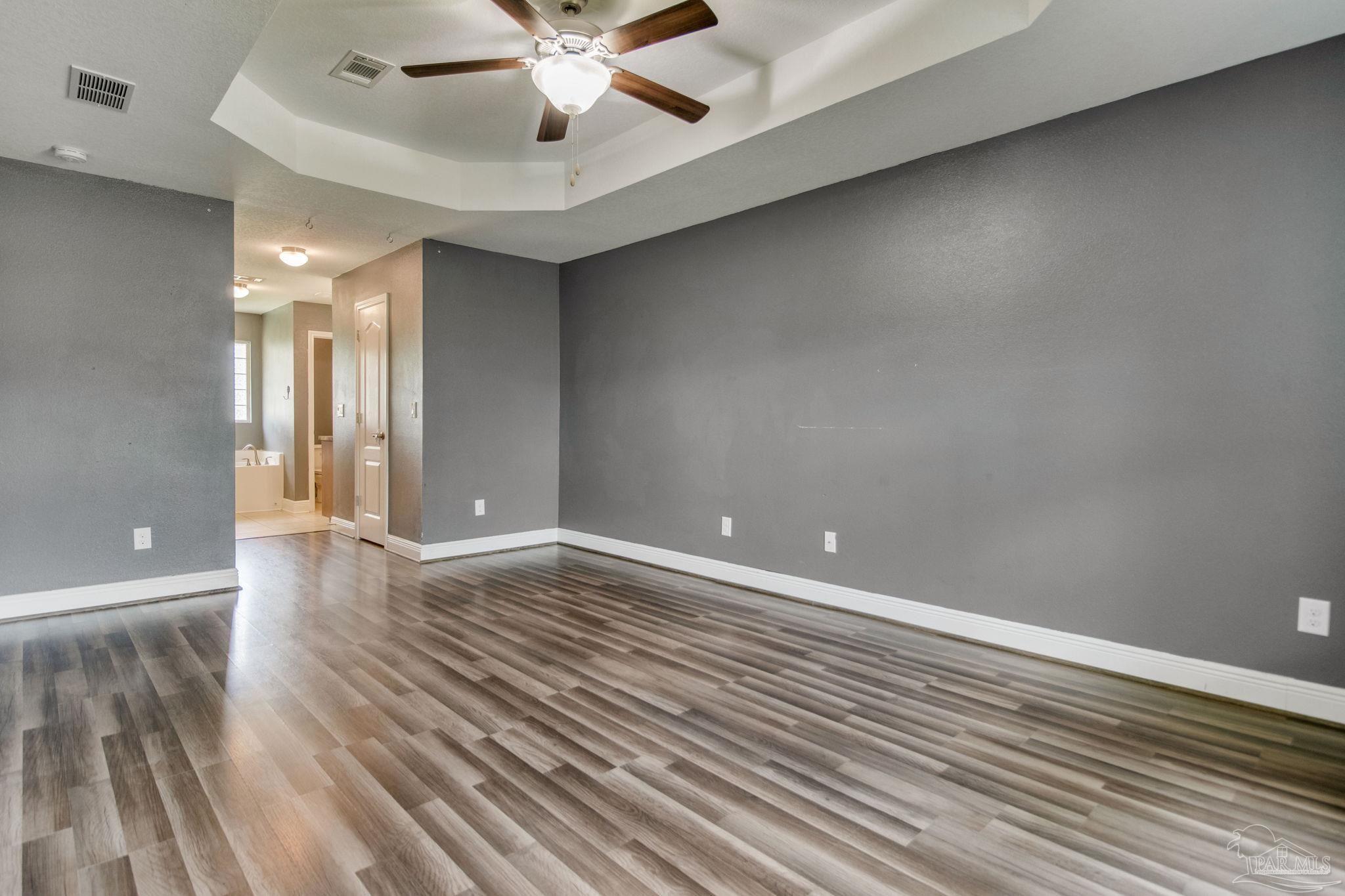 1630 Twin Pines Cir