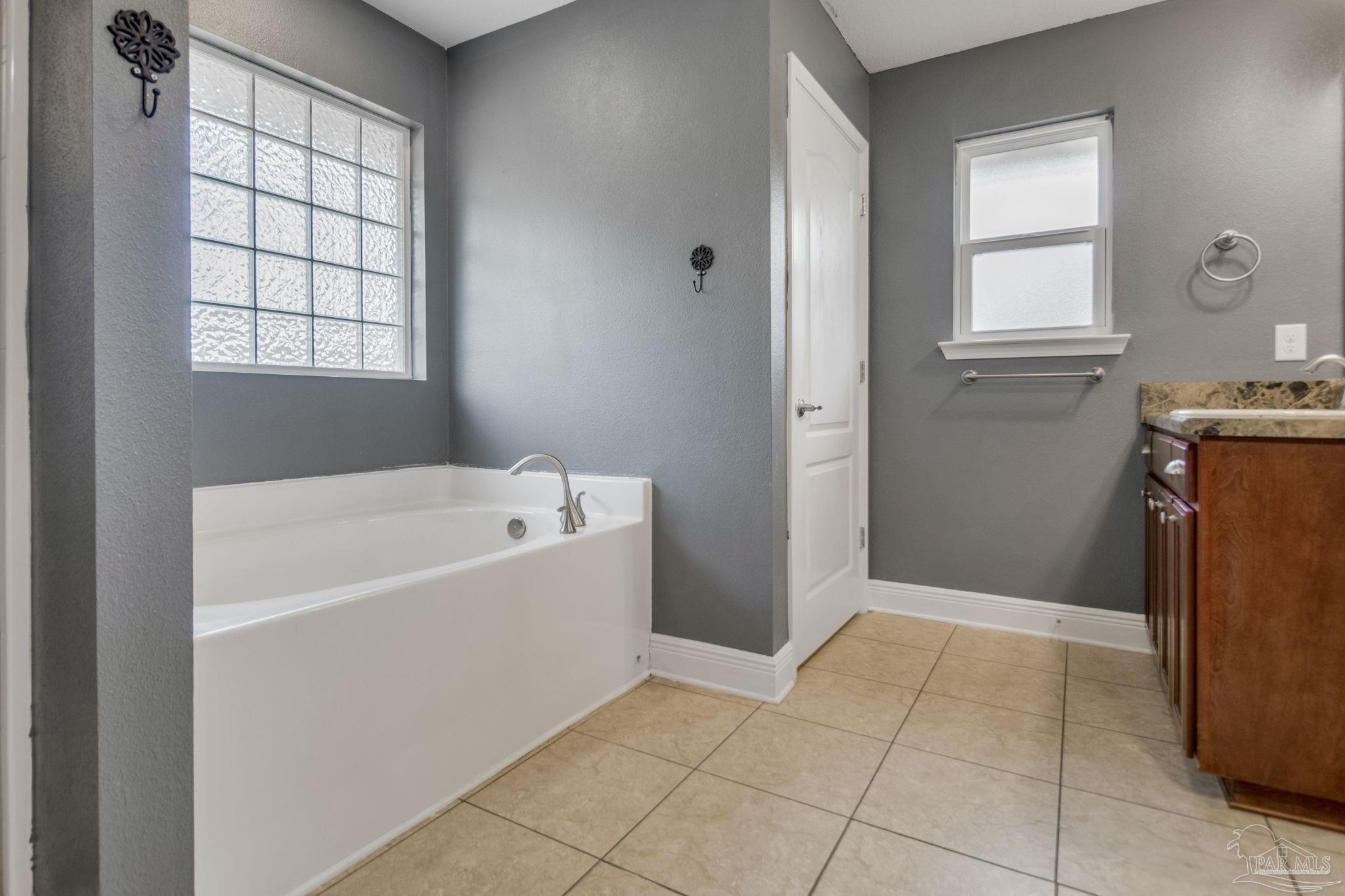 1630 Twin Pines Cir