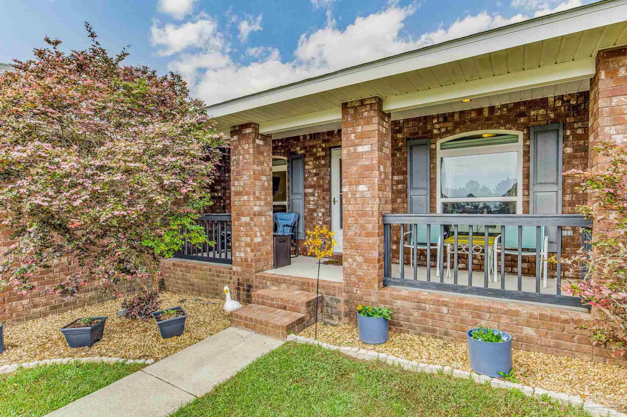 1630 Twin Pines Cir