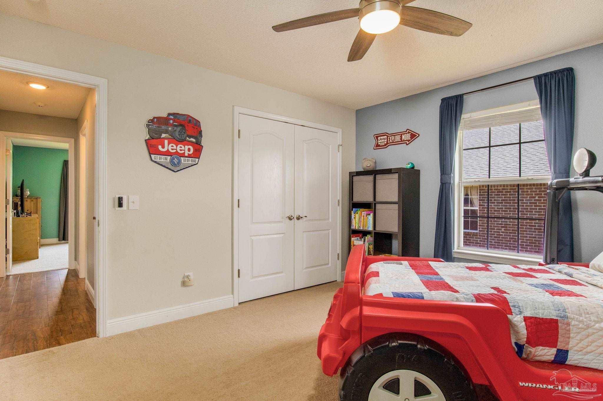 5574 Colinas Verde Dr