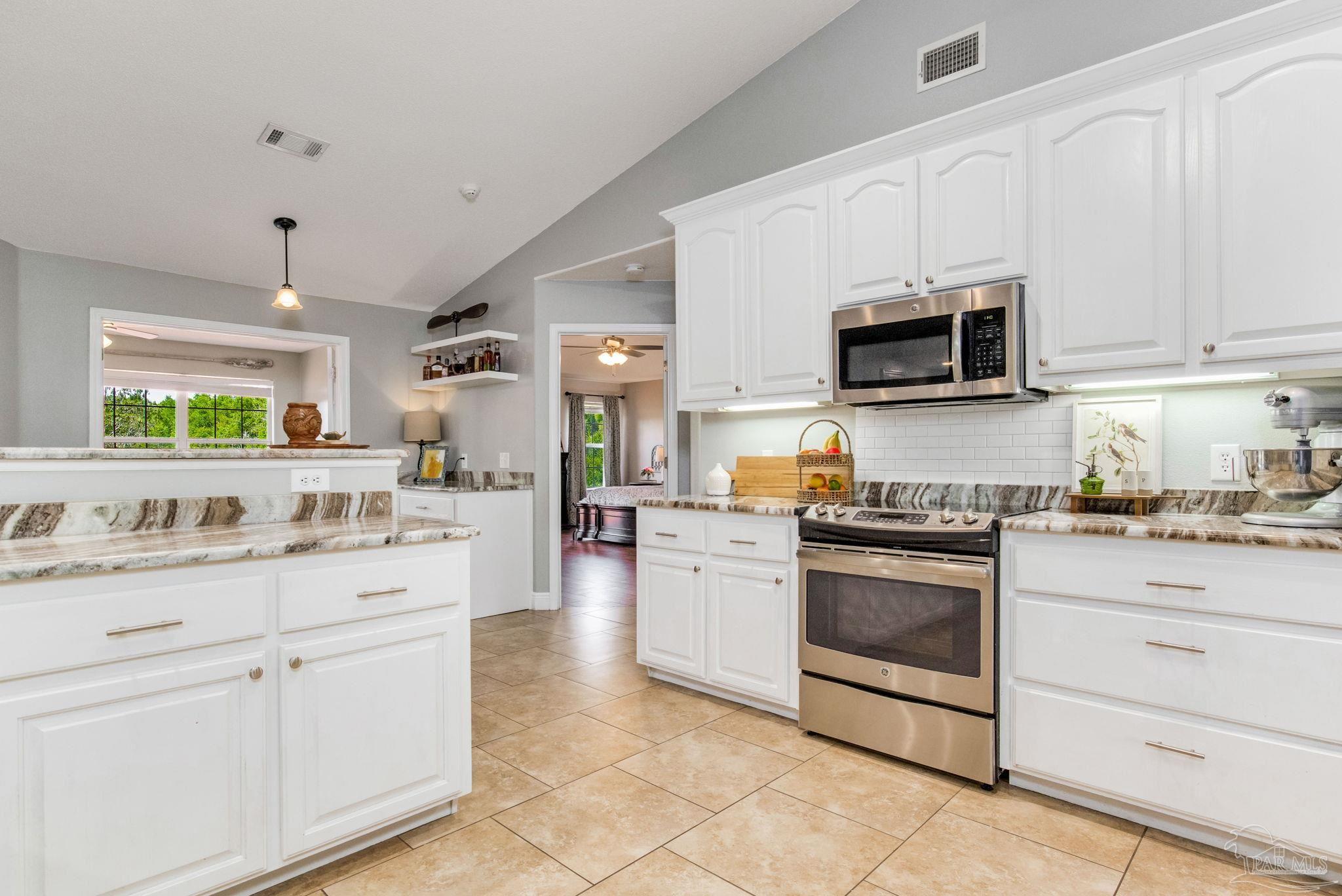 5574 Colinas Verde Dr