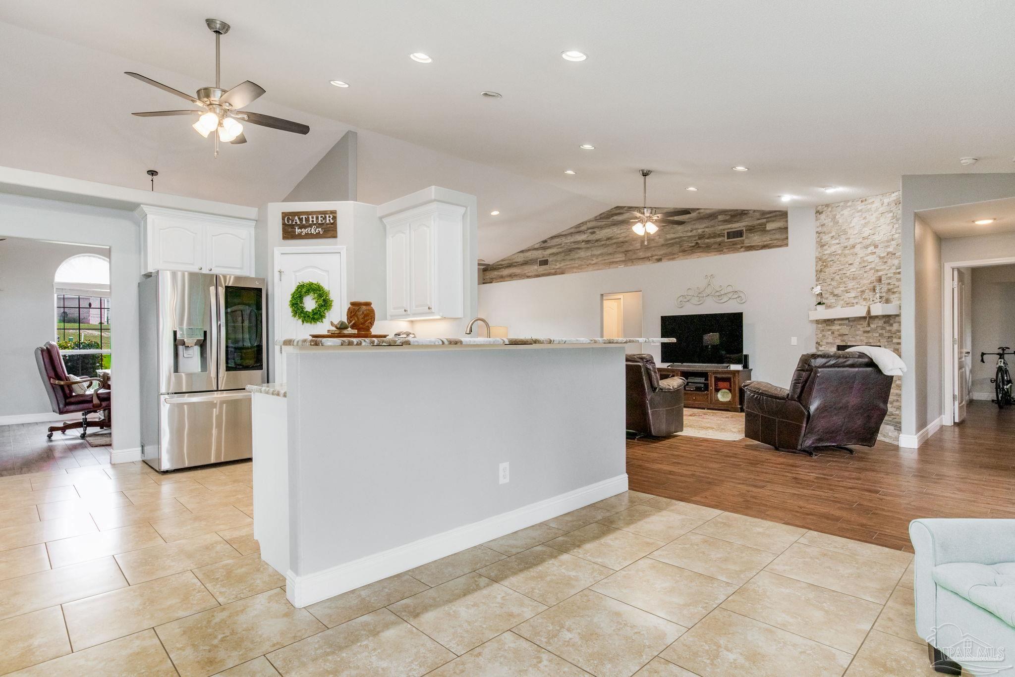 5574 Colinas Verde Dr