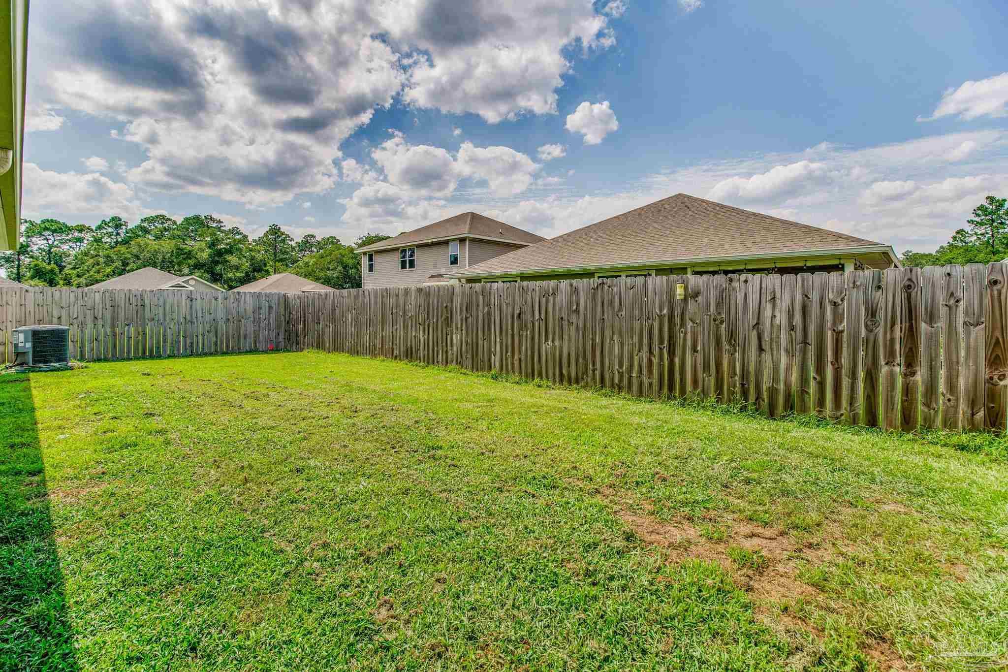 10576 Queens Gate Cir