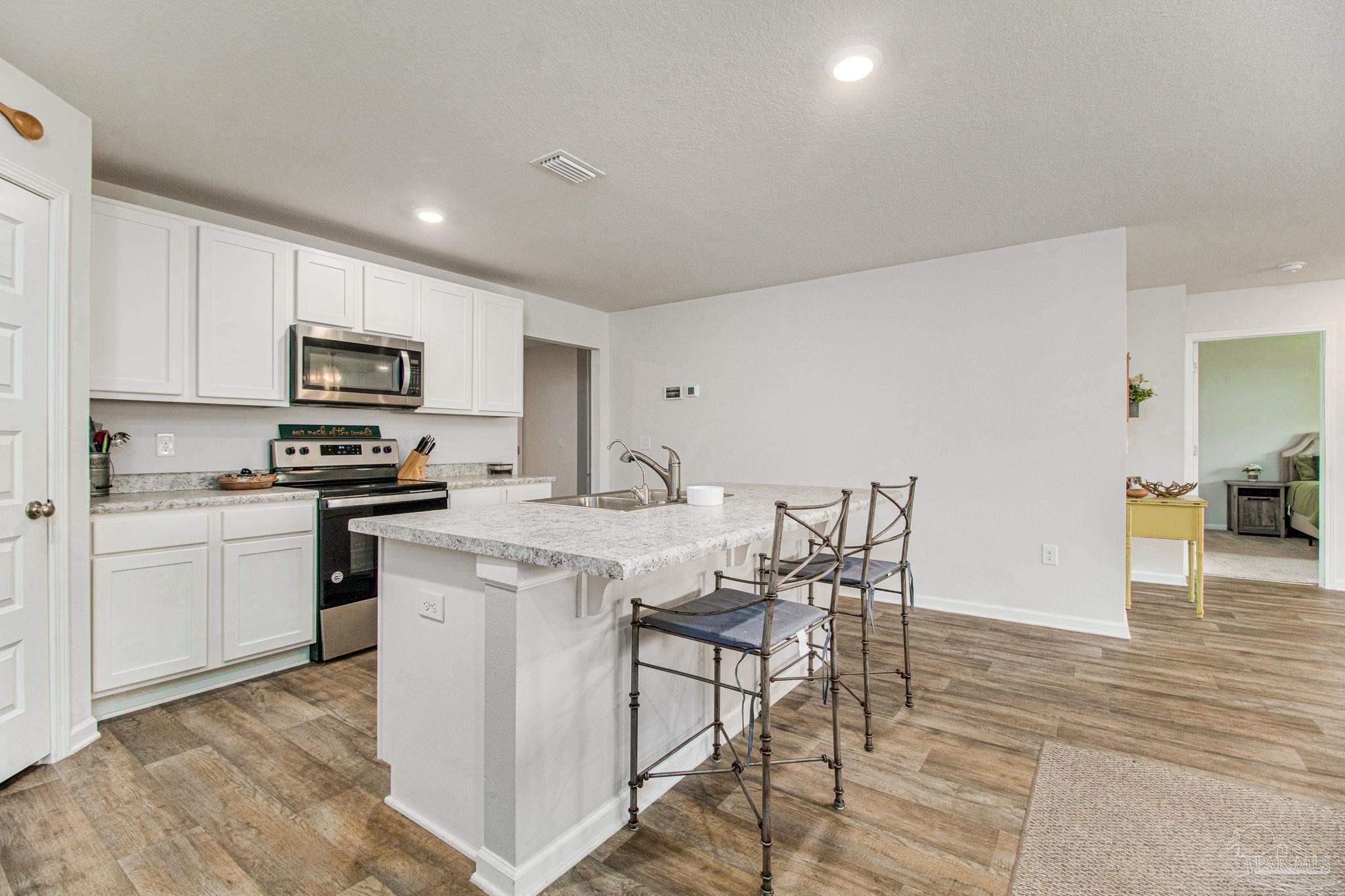 10576 Queens Gate Cir