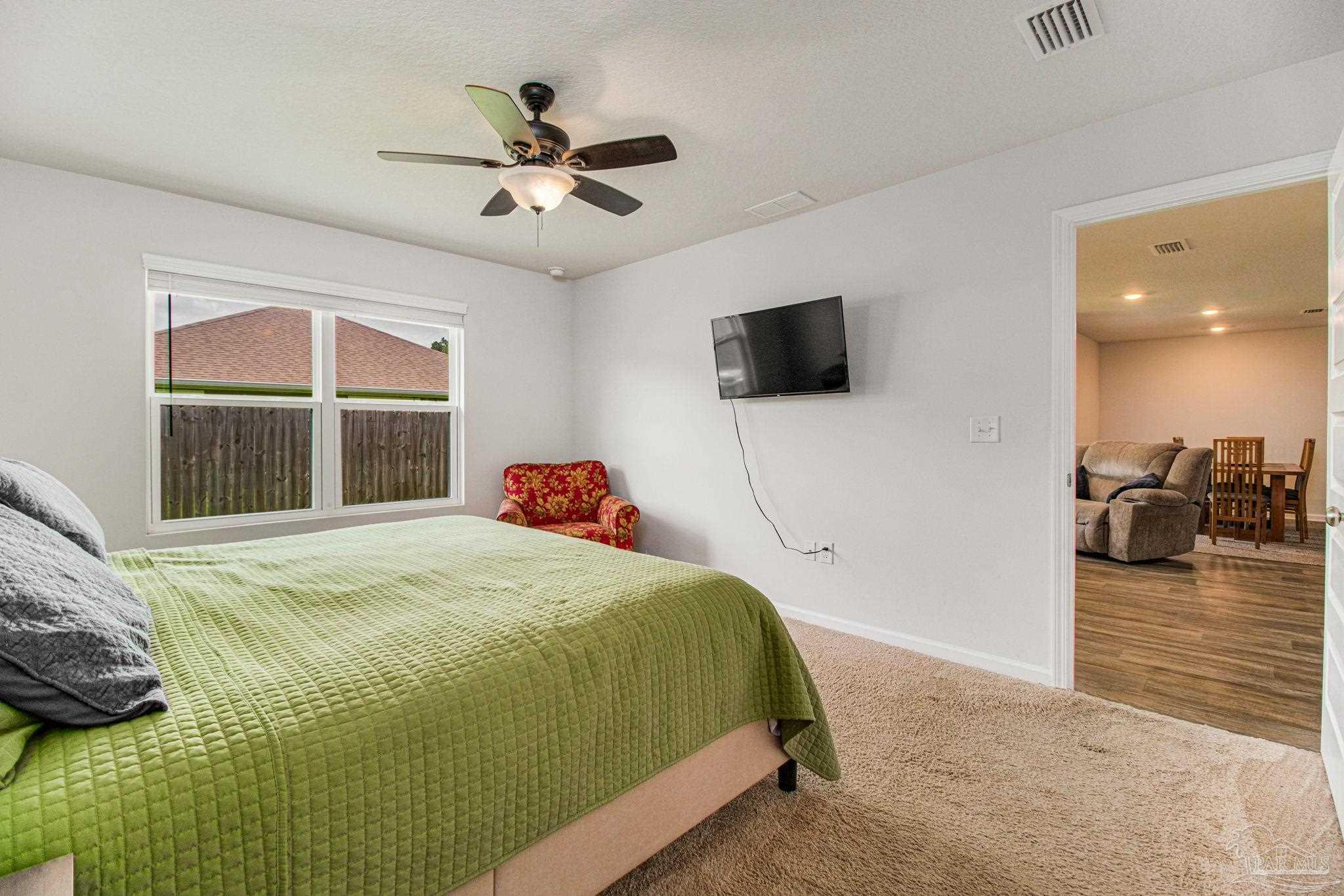 10576 Queens Gate Cir