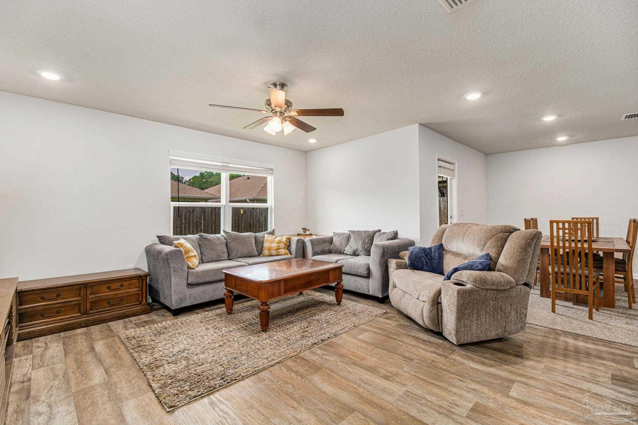 10576 Queens Gate Cir