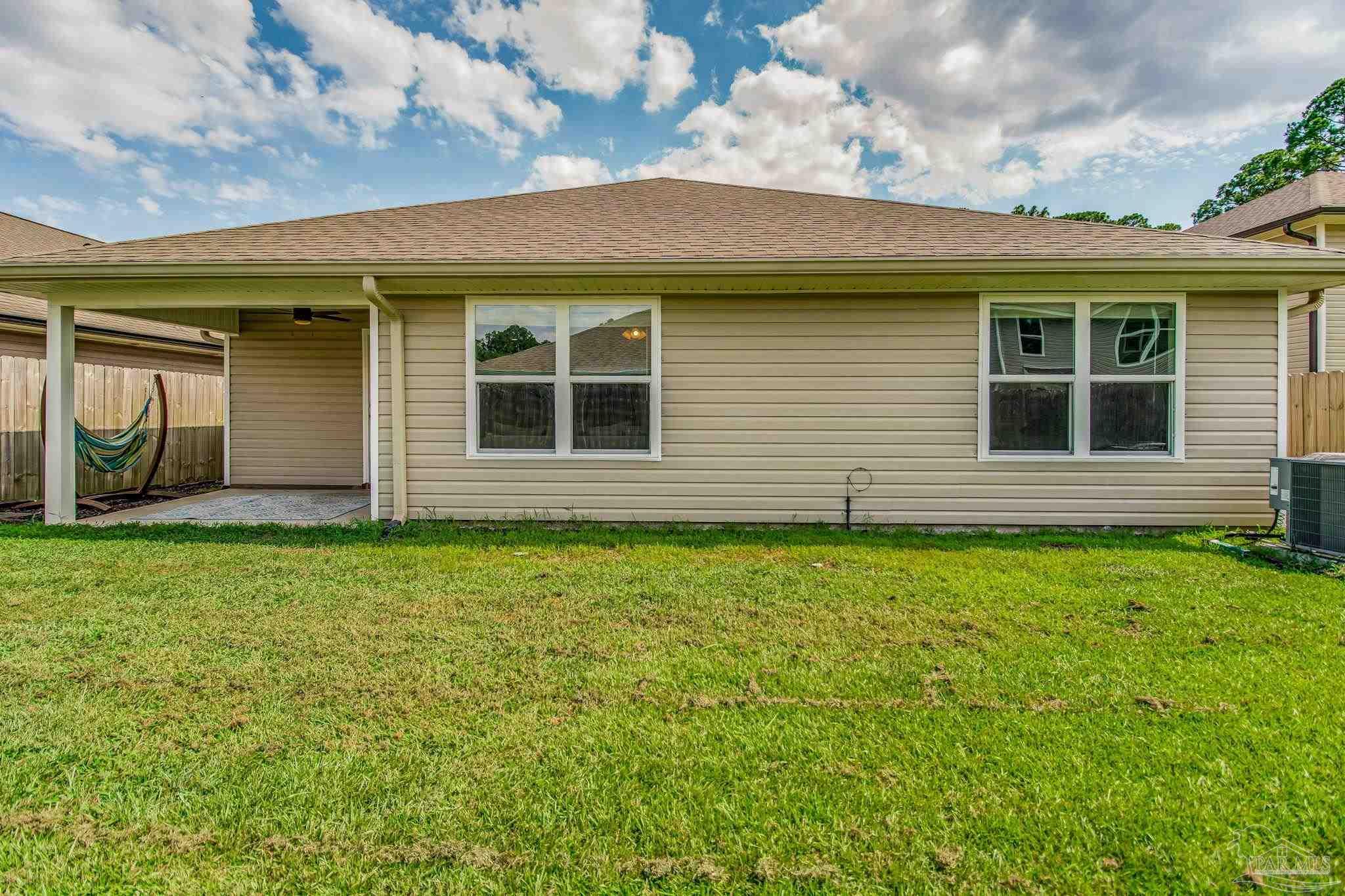 10576 Queens Gate Cir