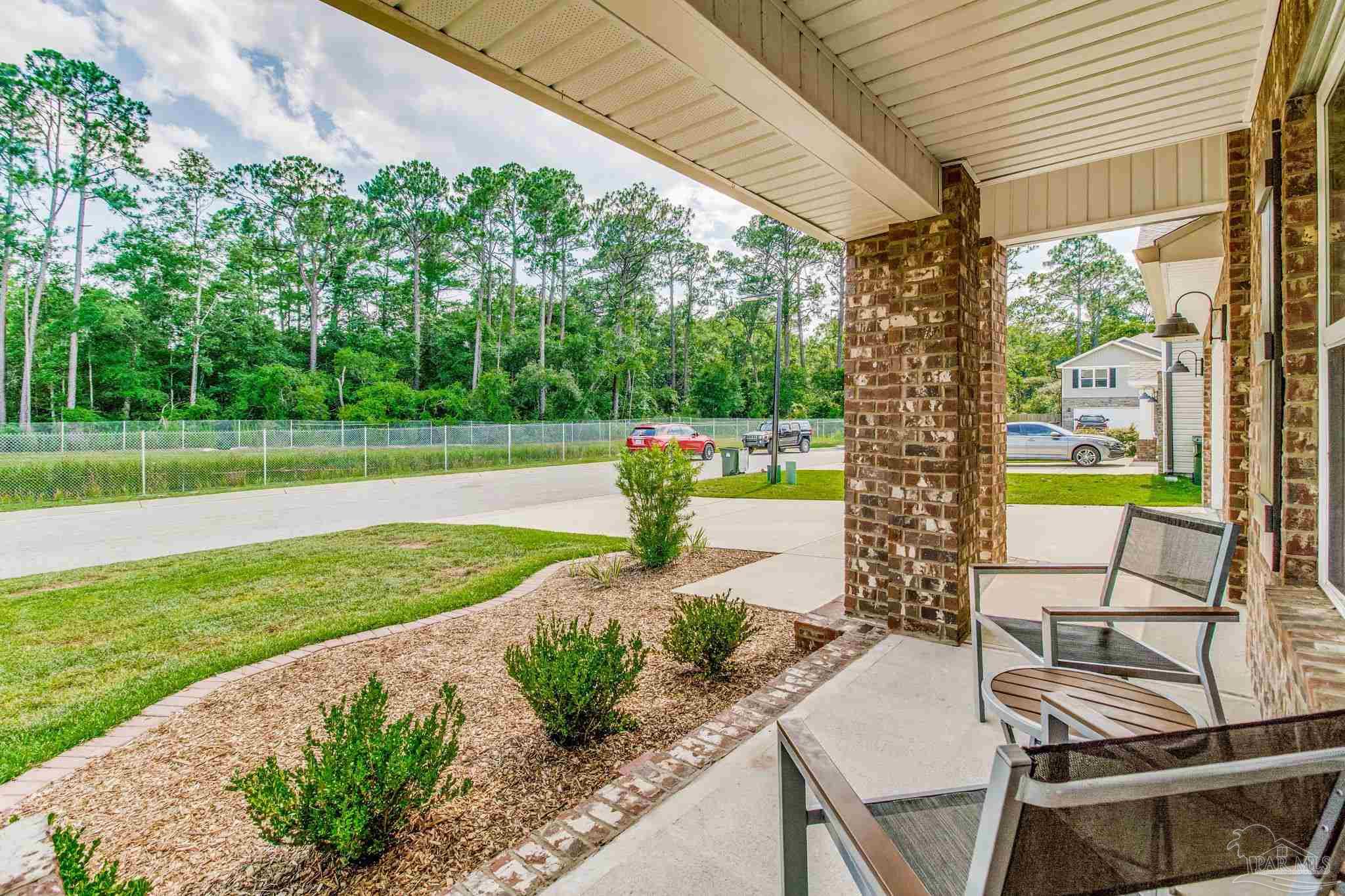 10576 Queens Gate Cir